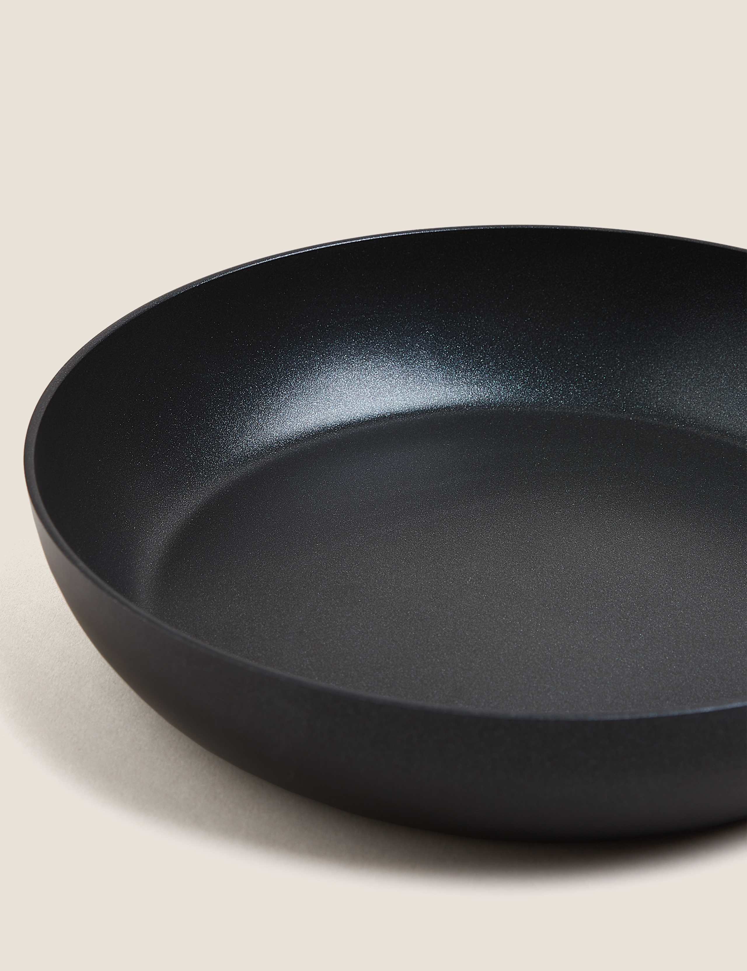 Black Aluminium 24cm Medium Non-Stick Frying Pan 2 of 3
