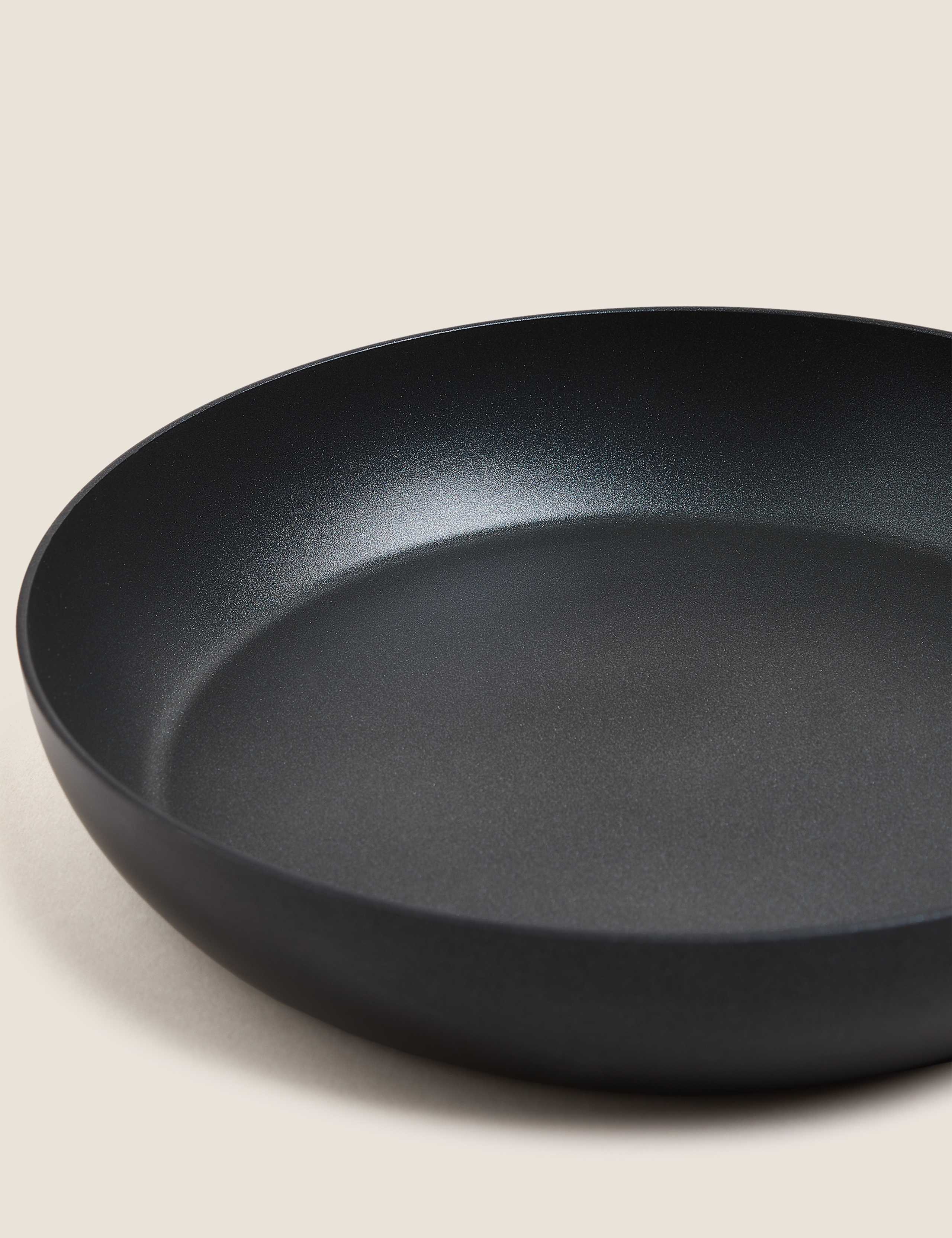 Black Aluminium 28cm Non-Stick Frying Pan 2 of 3