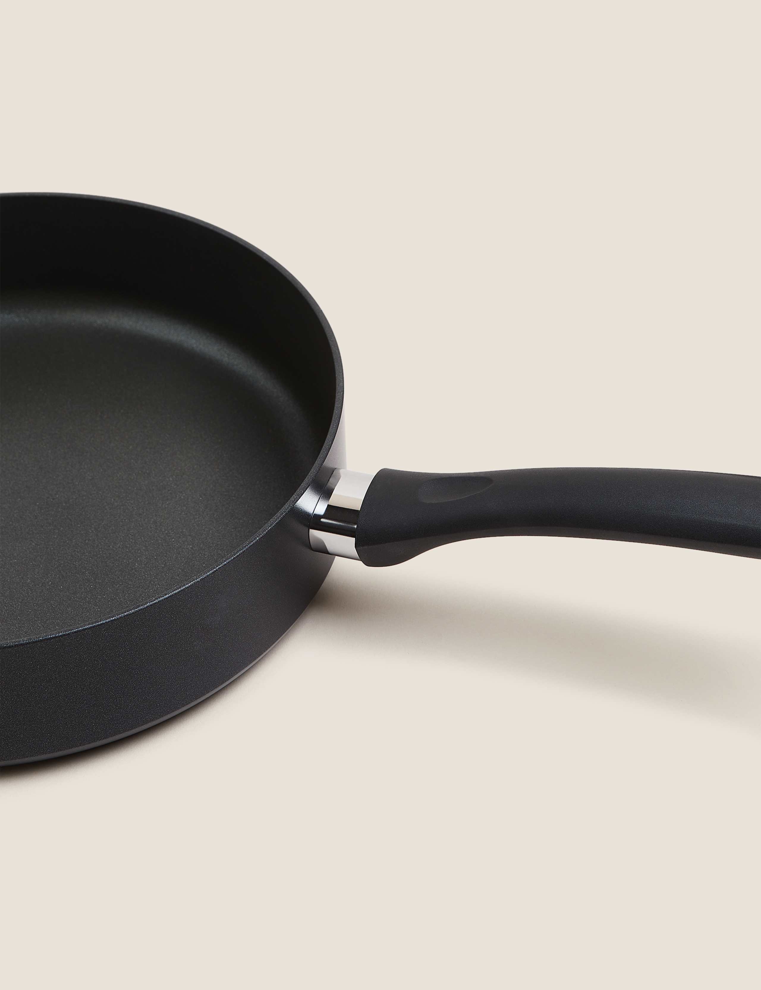 Black Aluminium 26cm Large Non-Stick Sauté Pan 3 of 3