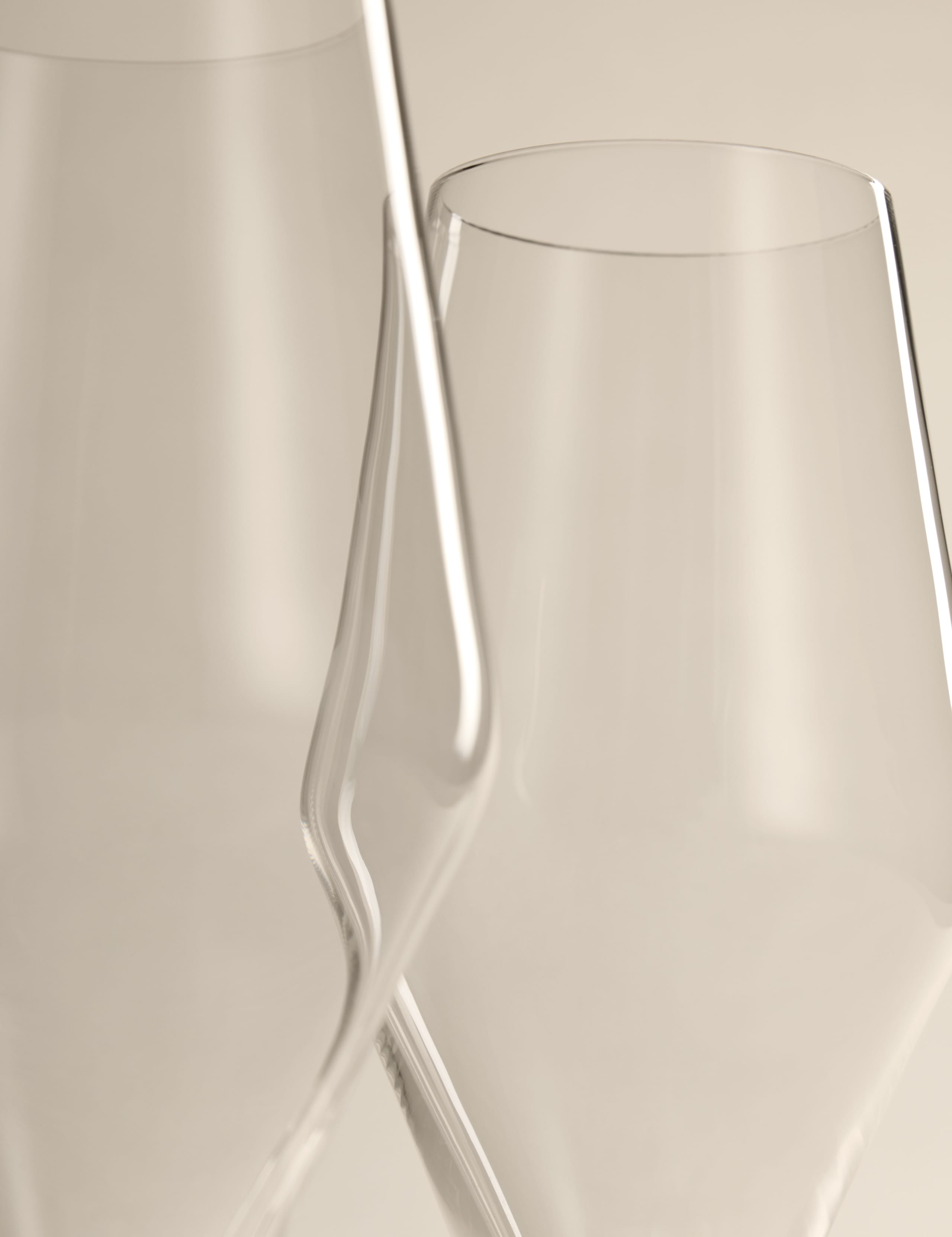 Set of 4 Luna Crystal Flutes 2 of 5
