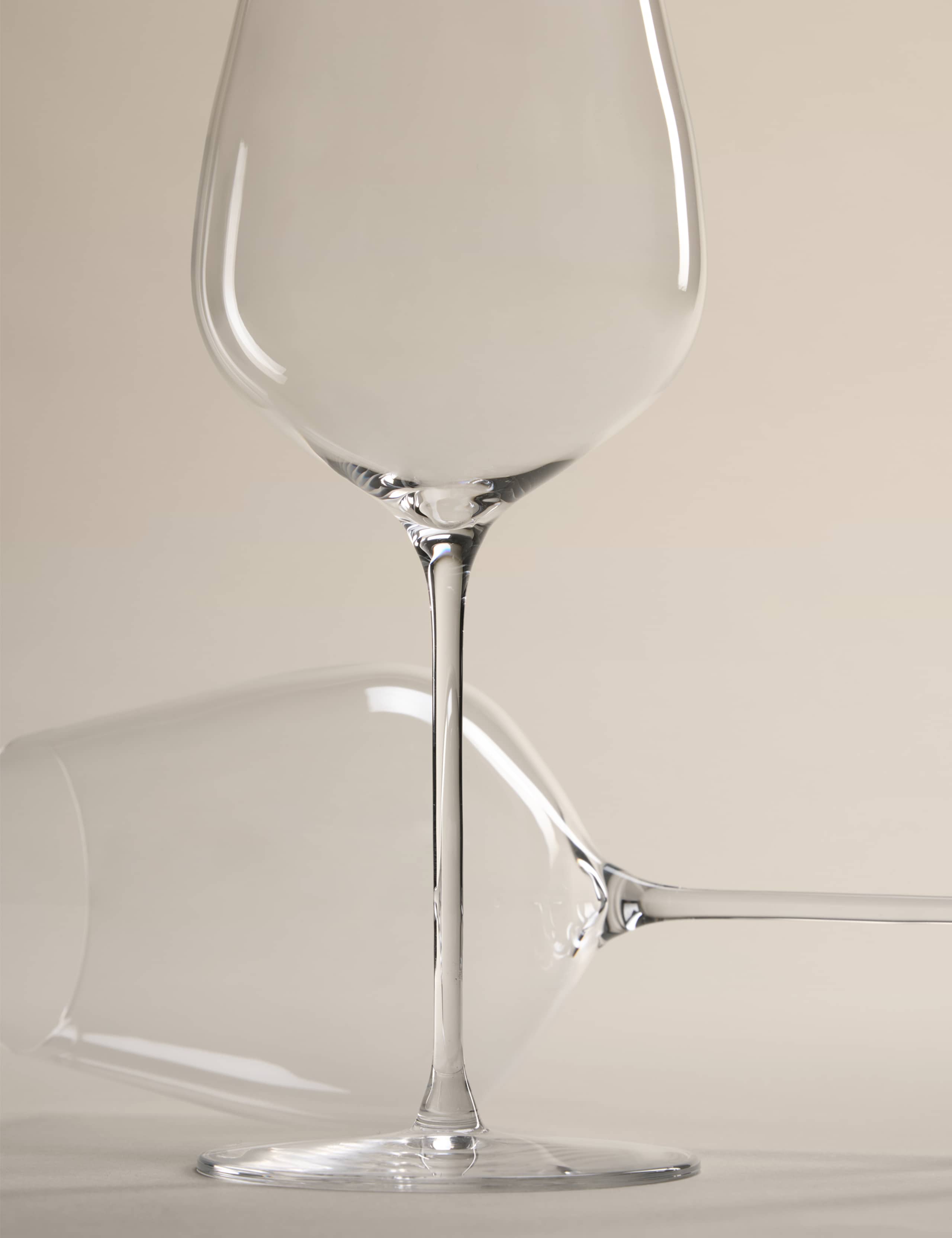 Set of 4 Sommelier Ultra Light Crystal Standard Red Wine Glasses 5 of 5