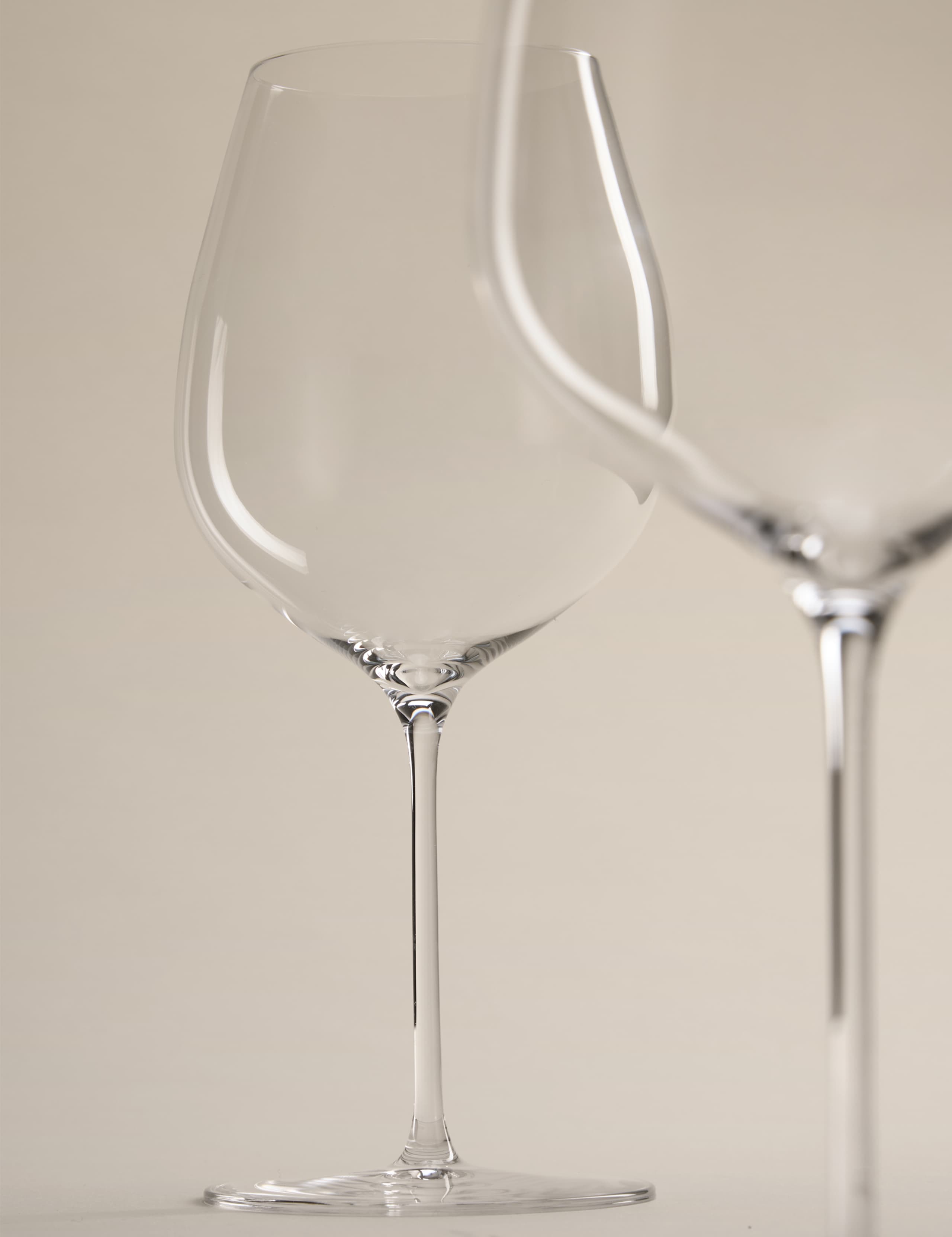 Set of 4 Ultra Light Red Wine Glasses 2 of 5