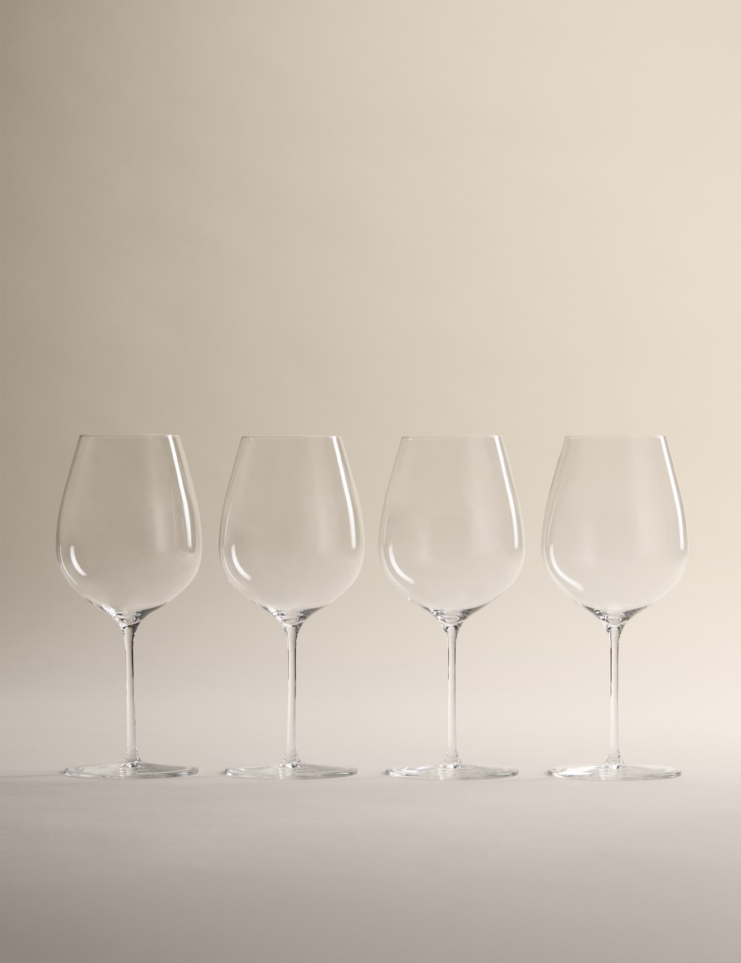 Set of 4 Ultra Light Red Wine Glasses 3 of 5
