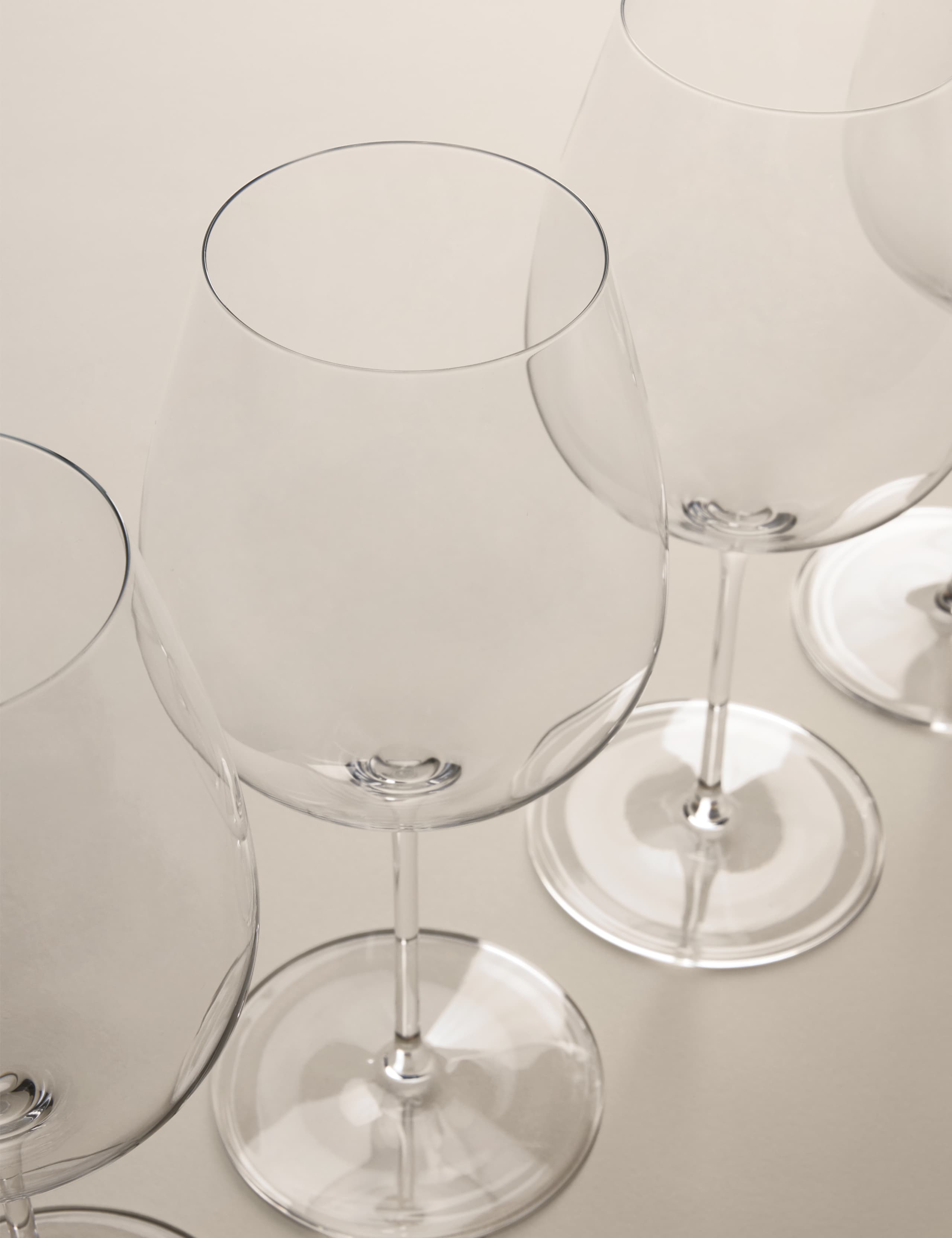 Set of 4 Ultra Light Red Wine Glasses 4 of 5
