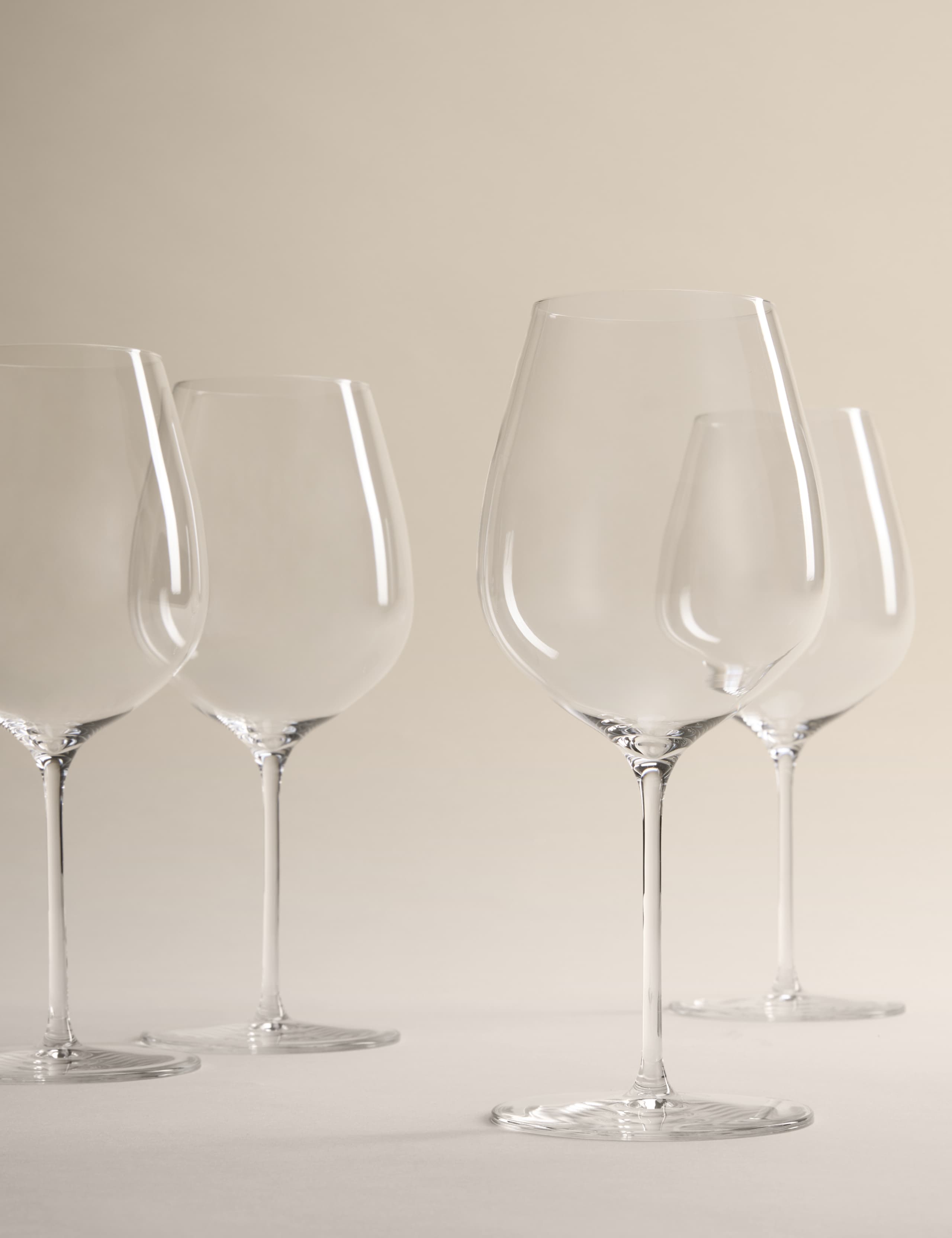 Set of 4 Ultra Light Red Wine Glasses 1 of 5