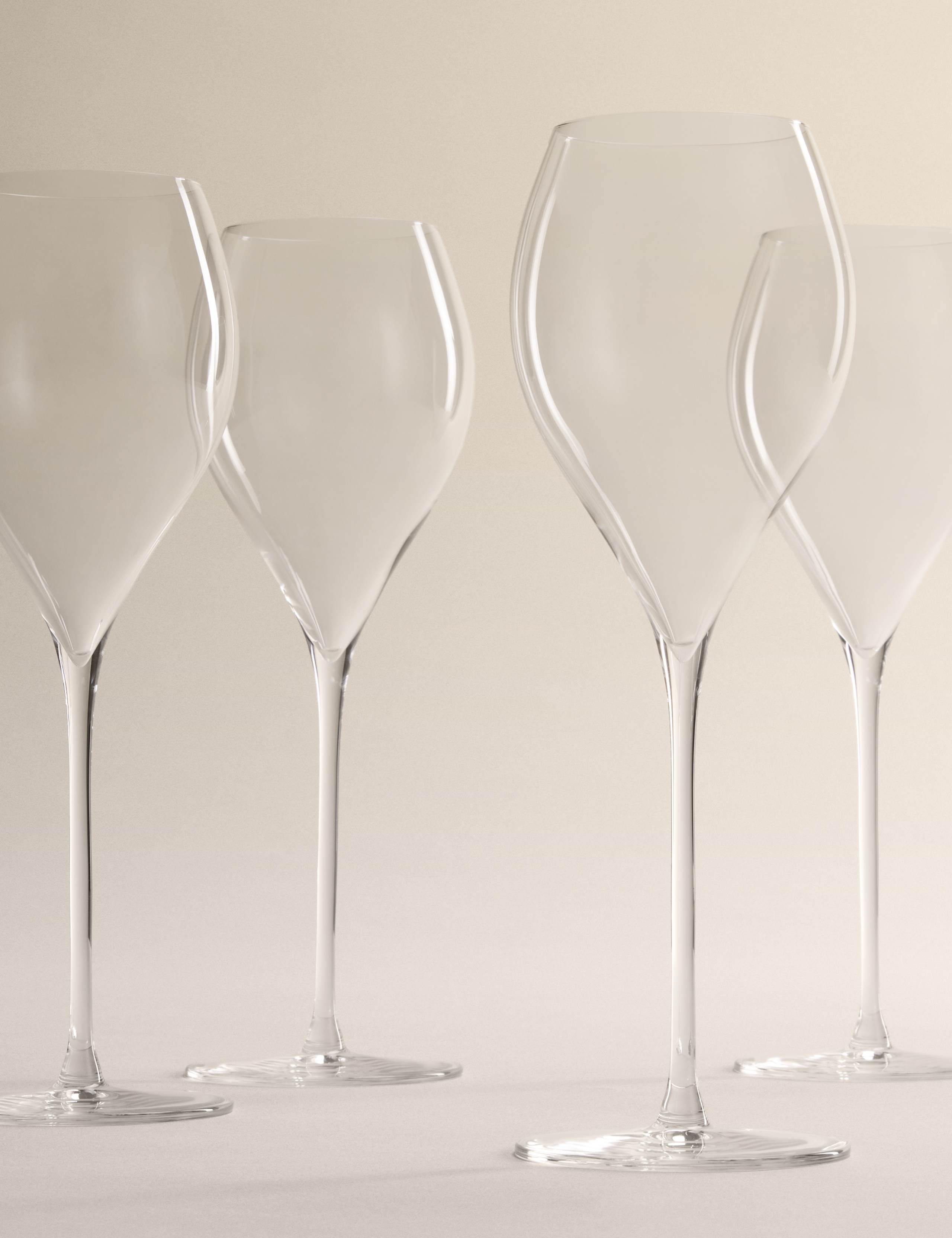 Set of 4 Sommelier Ultra Light Crystal Champagne Flutes 1 of 4