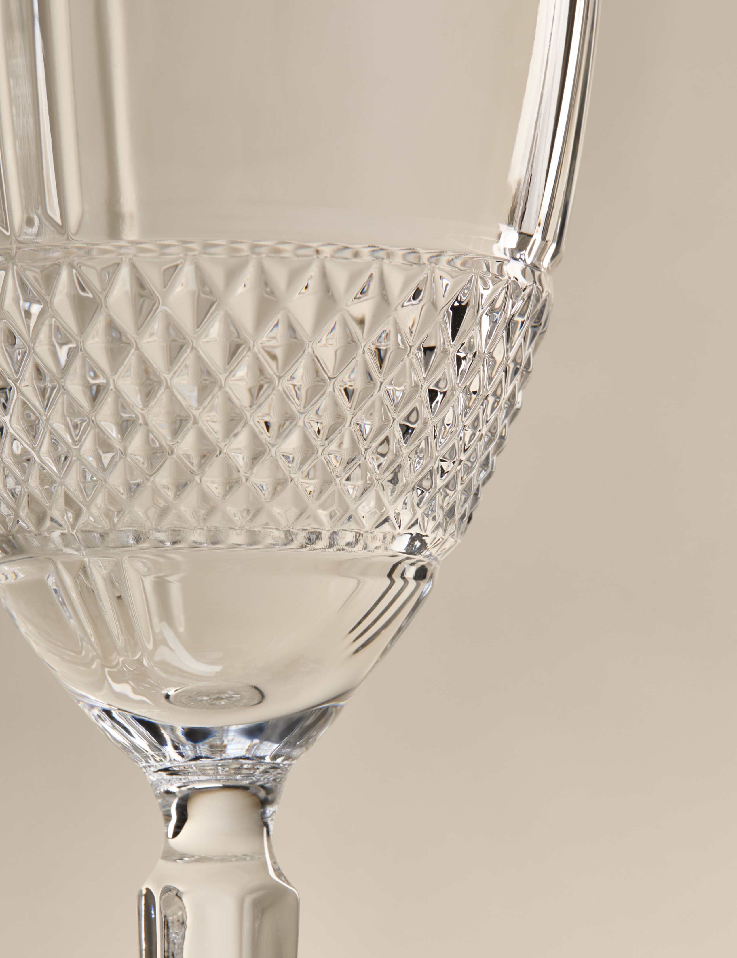 Set of 4 Adeline Wine Glasses 4 of 6