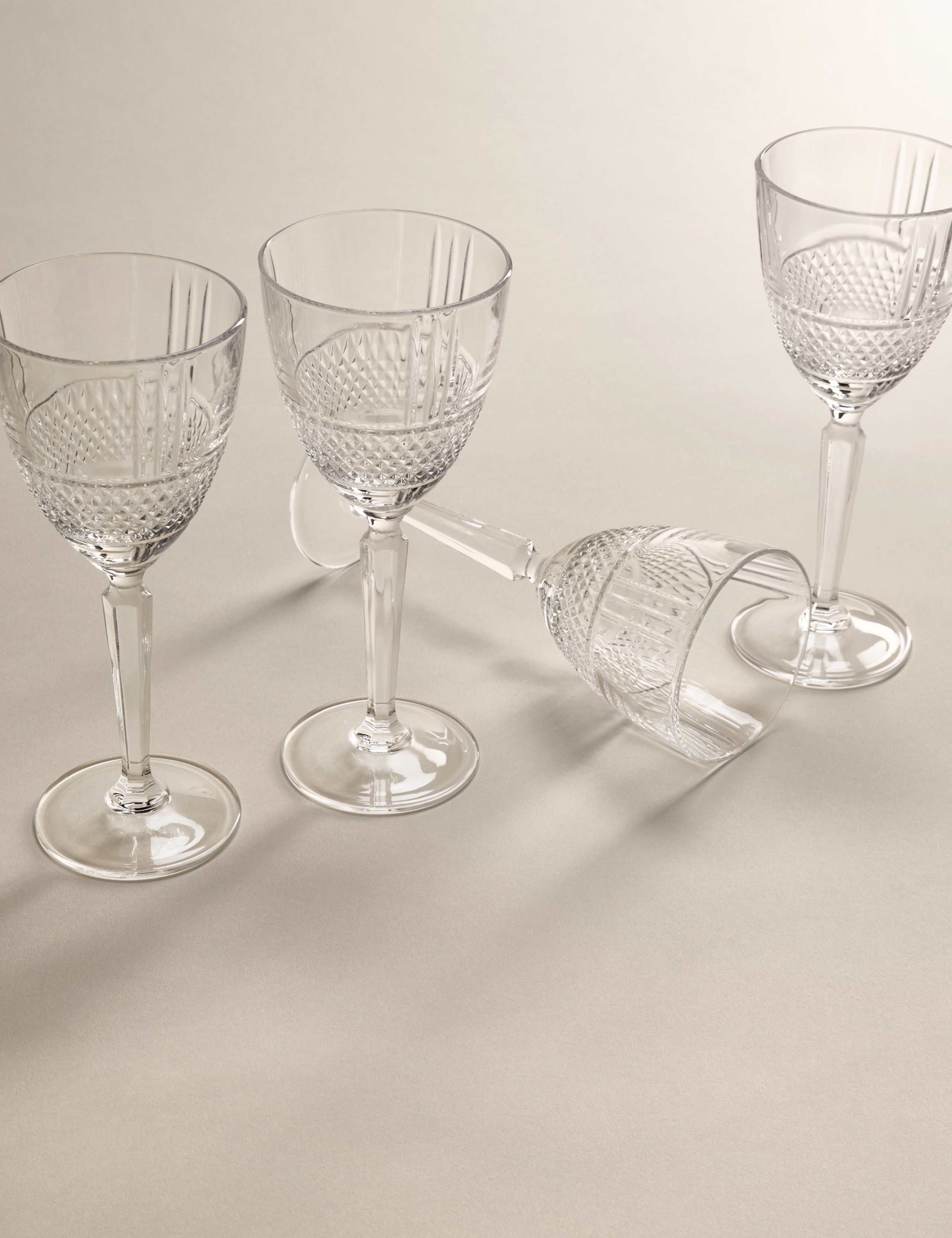 Set of 4 Adeline Wine Glasses 2 of 6