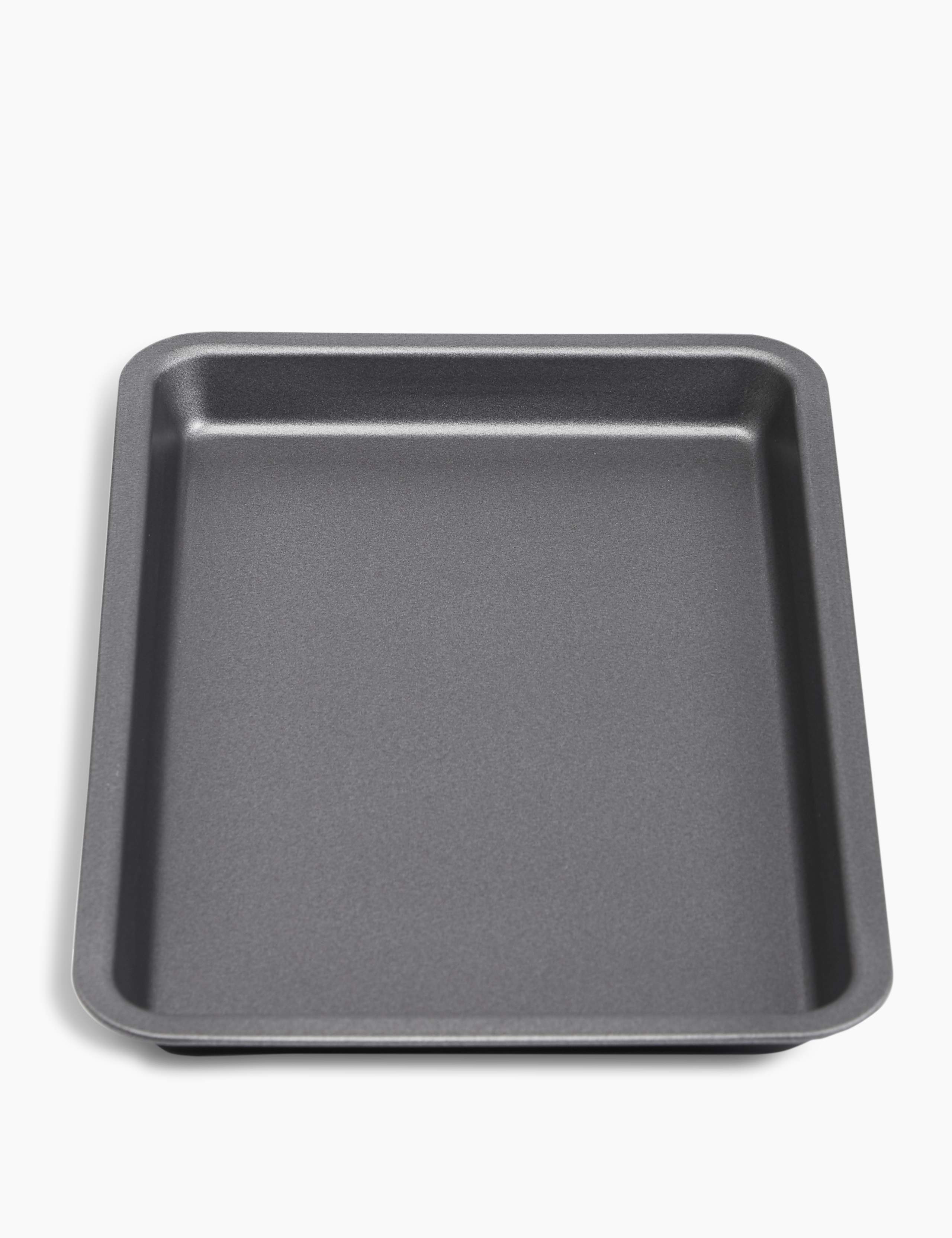 30cm Tray Bake Tin 1 of 2