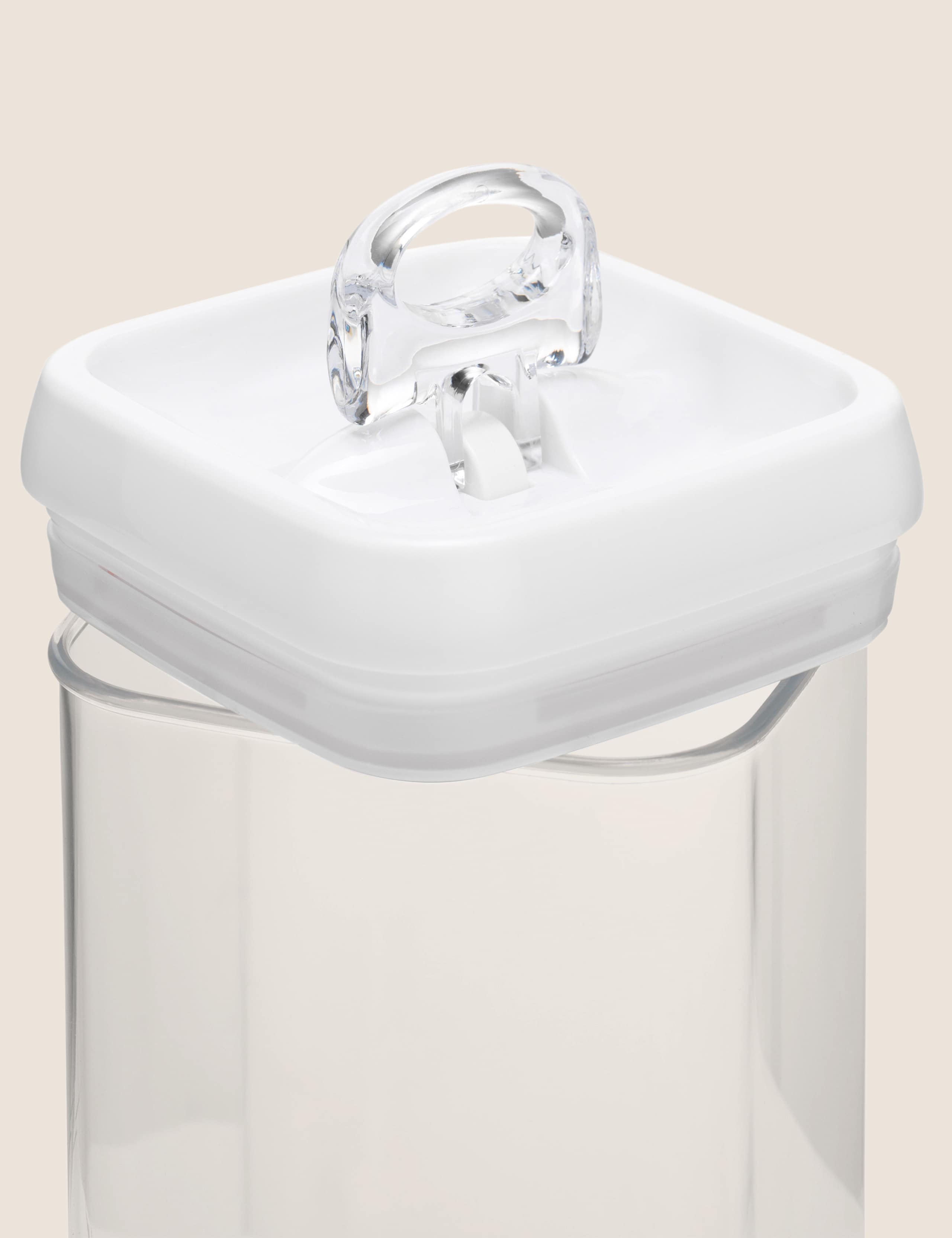 2.4L Rectangular Flip-Tight Food Storage 3 of 4