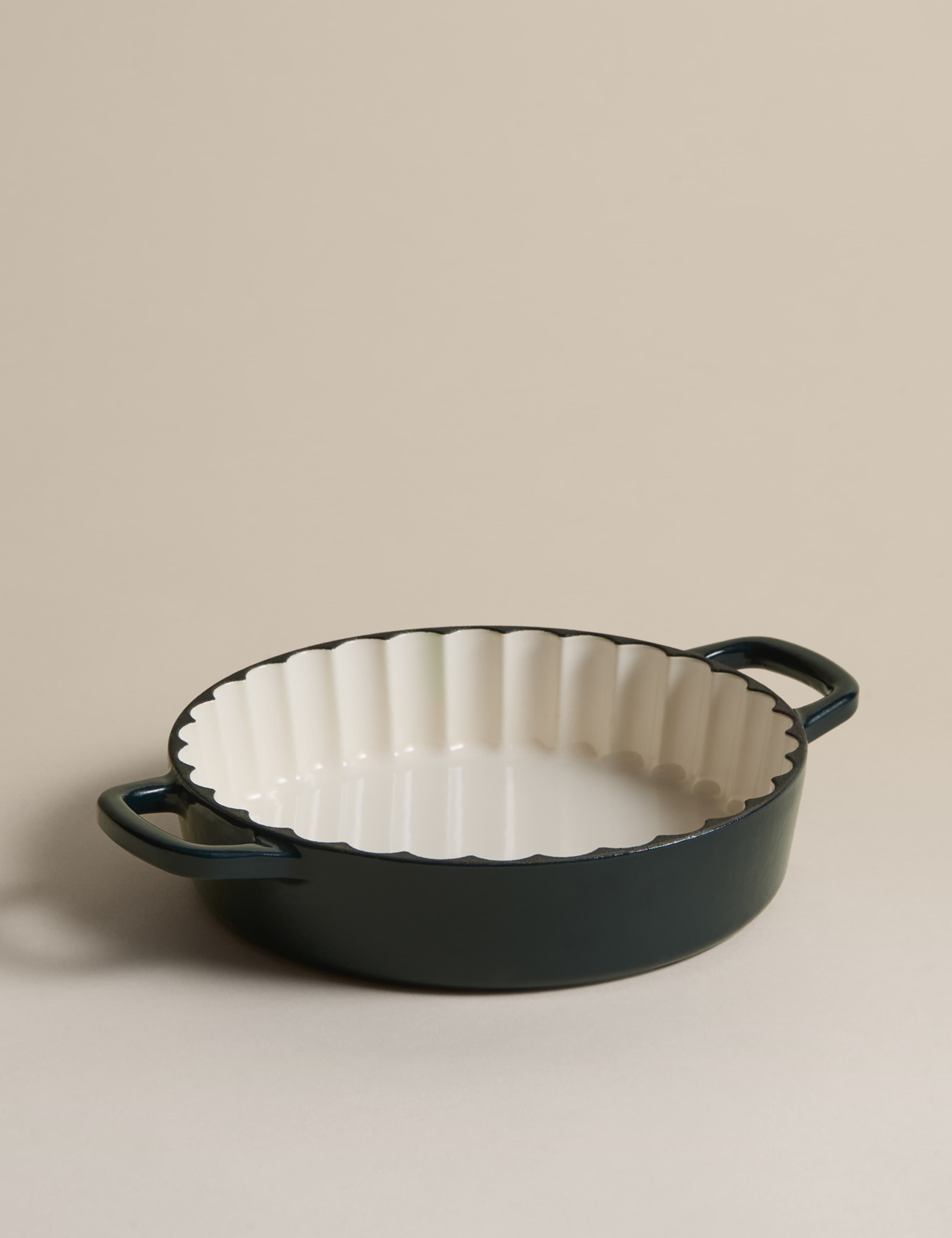 Cast Iron Small Fluted Pie Dish 2 of 6