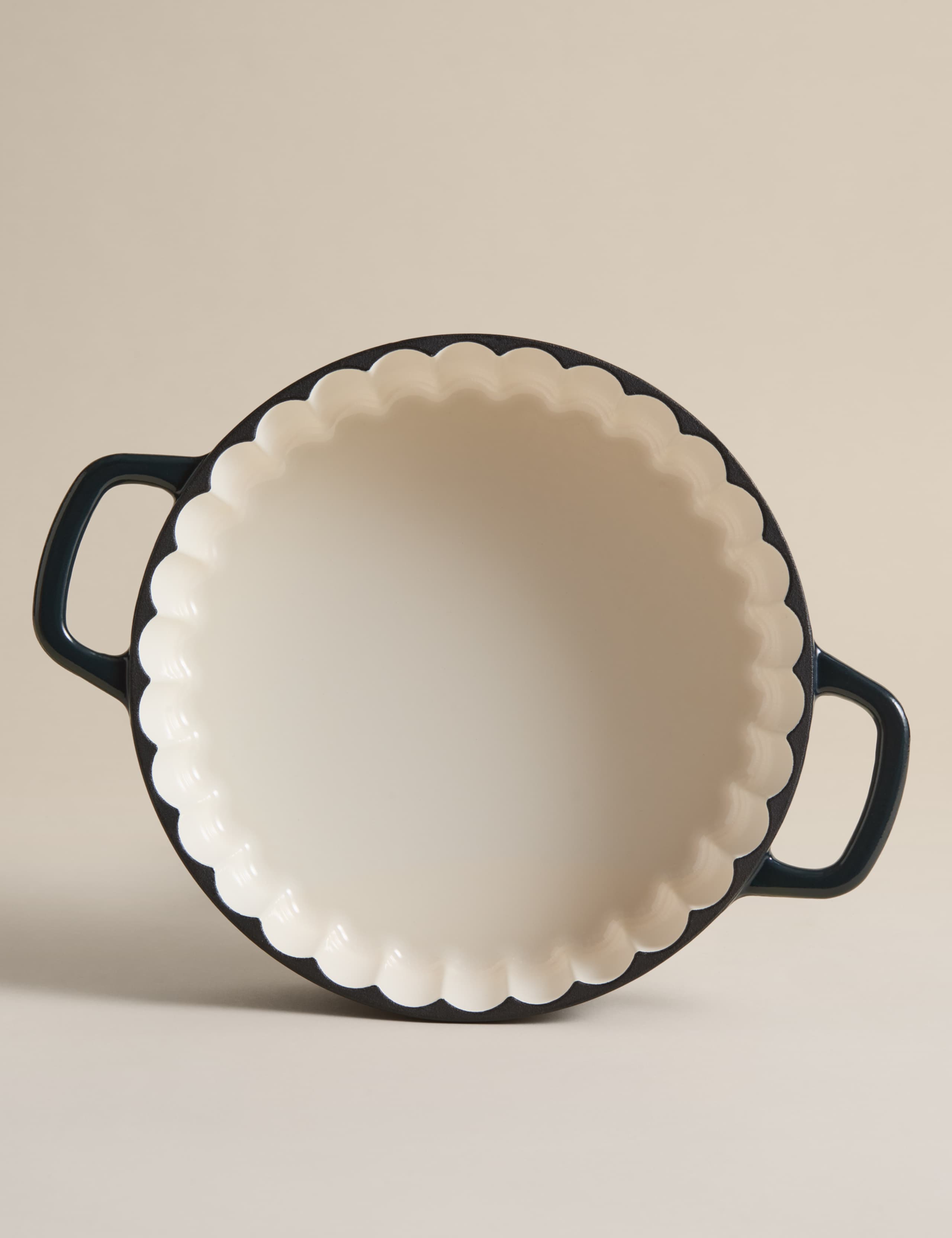 Cast Iron Medium Fluted Pie Dish 2 of 6