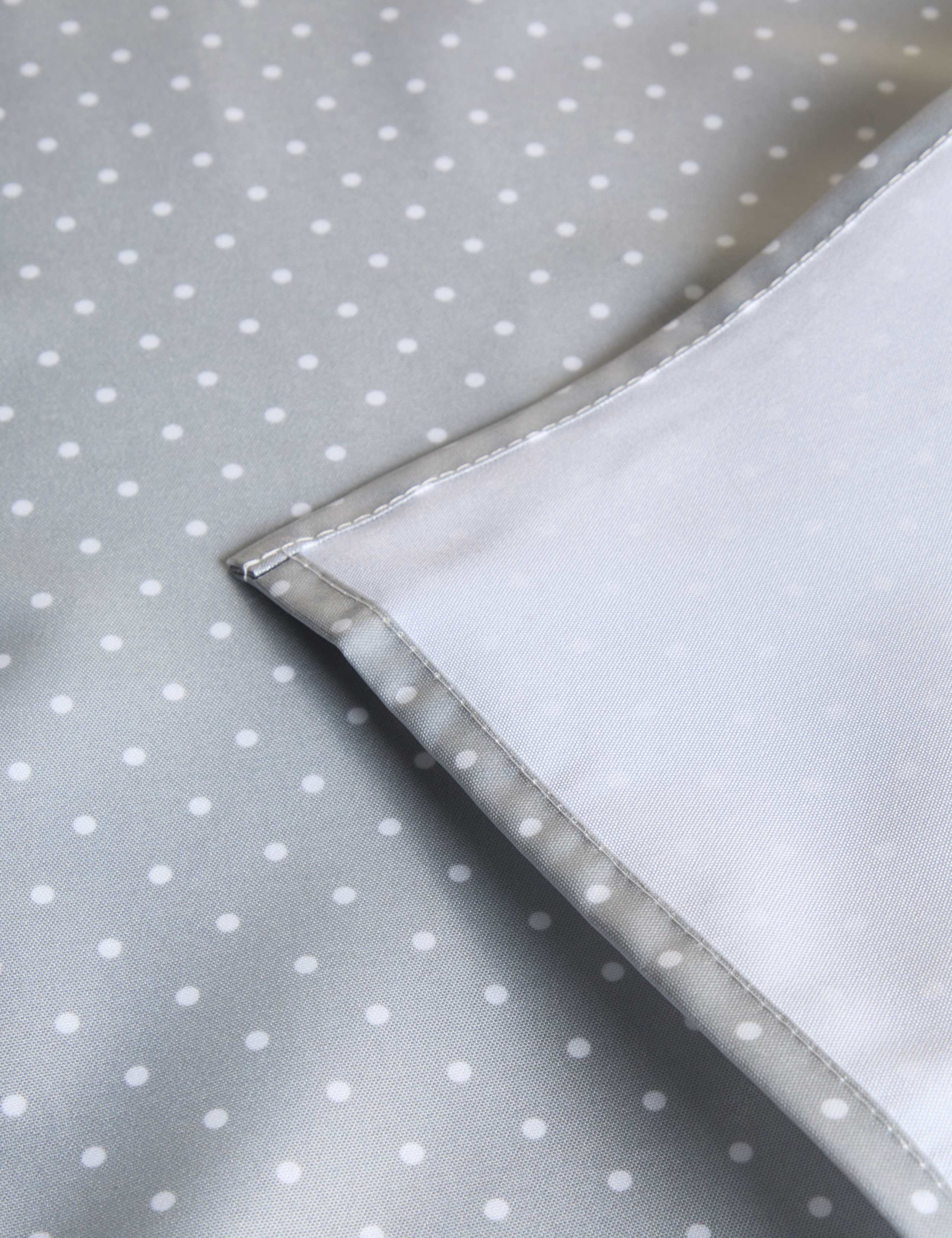 Dotted Wipe Clean Tablecloth 3 of 4