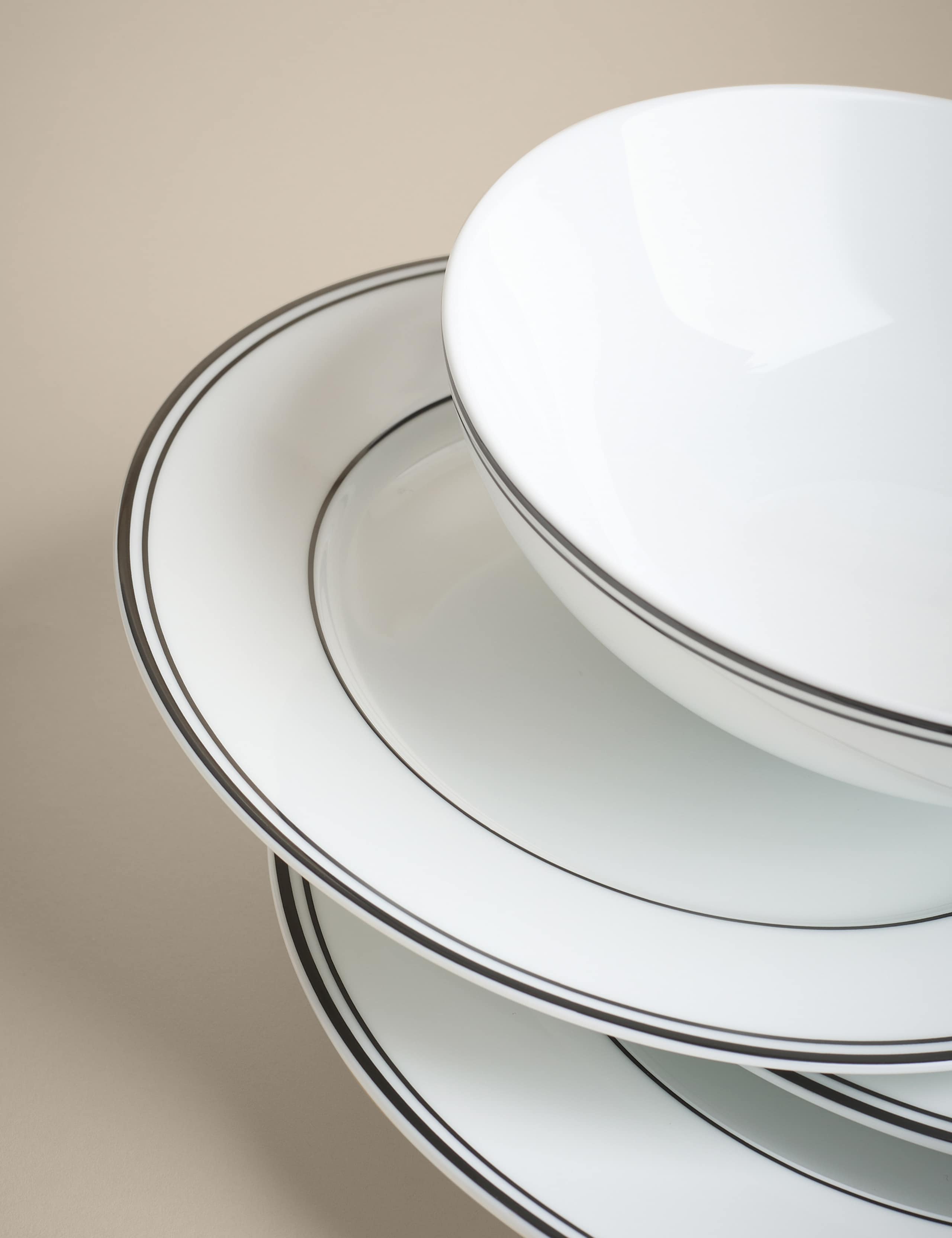 12 Piece Maxim Rim Dinner Set 5 of 6
