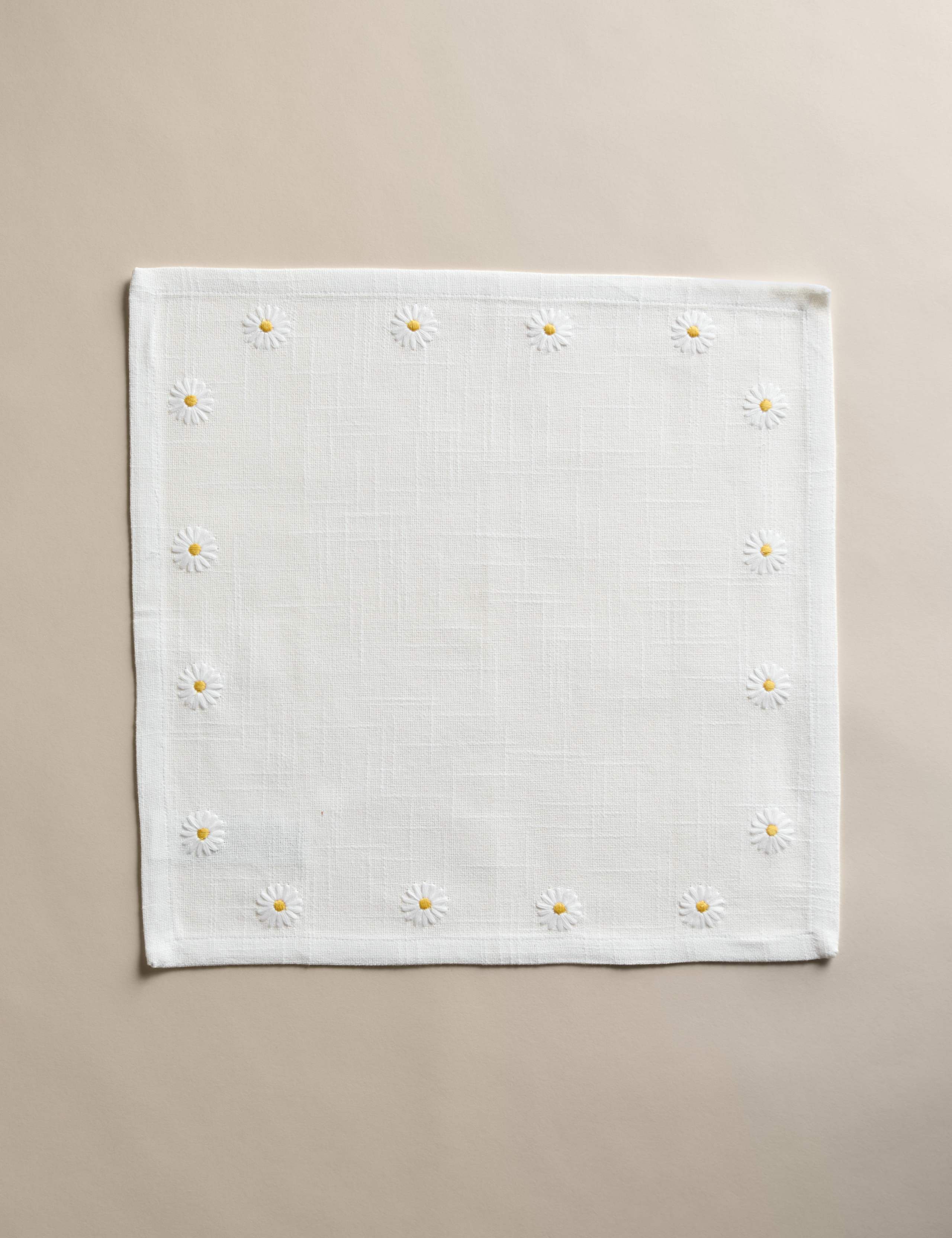 Set of 4 Pure Cotton Daisy Napkins 3 of 4
