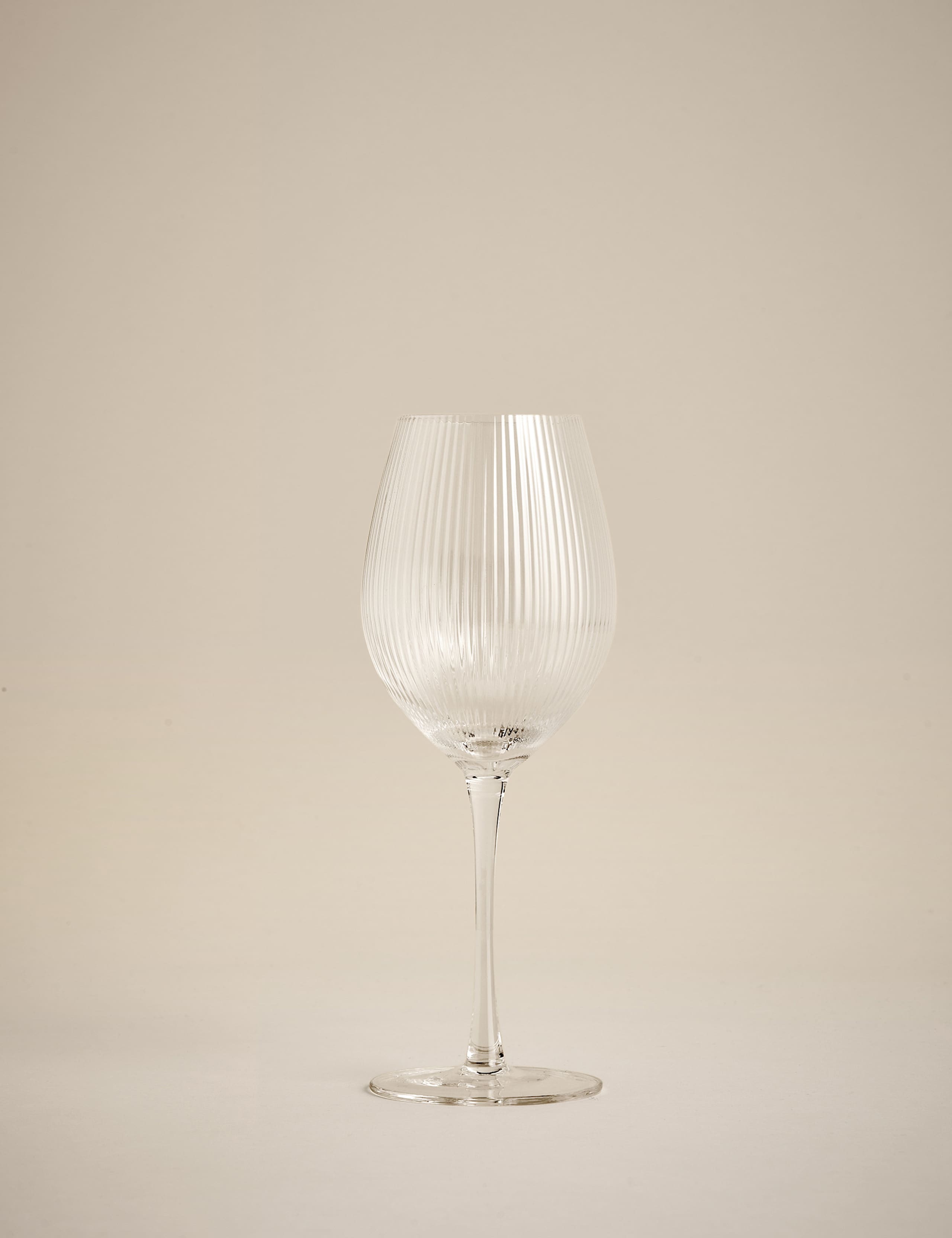 Set of 6 Maxim Optic Red Wine Glasses 3 of 5
