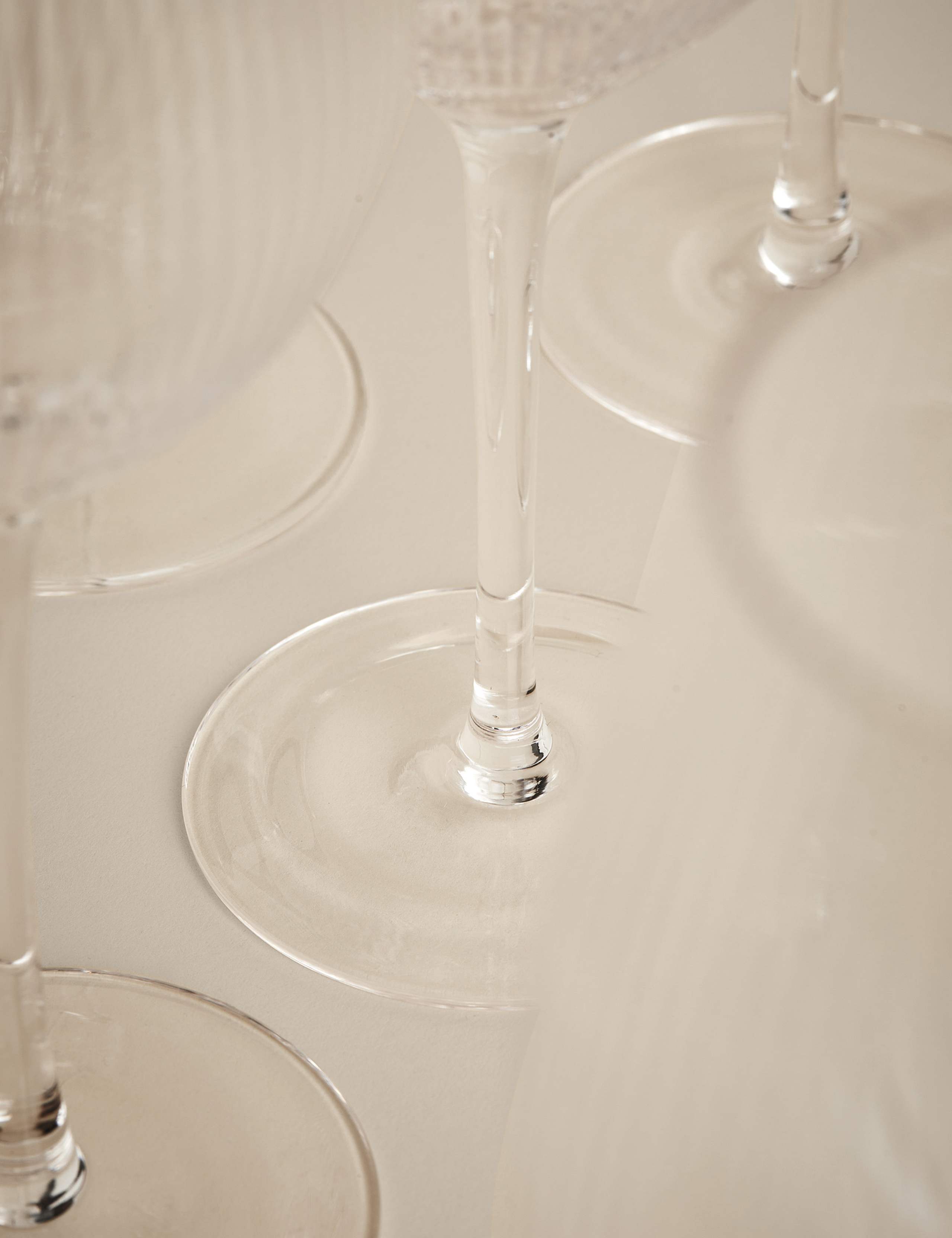 Set of 6 Maxim Optic Red Wine Glasses 4 of 5