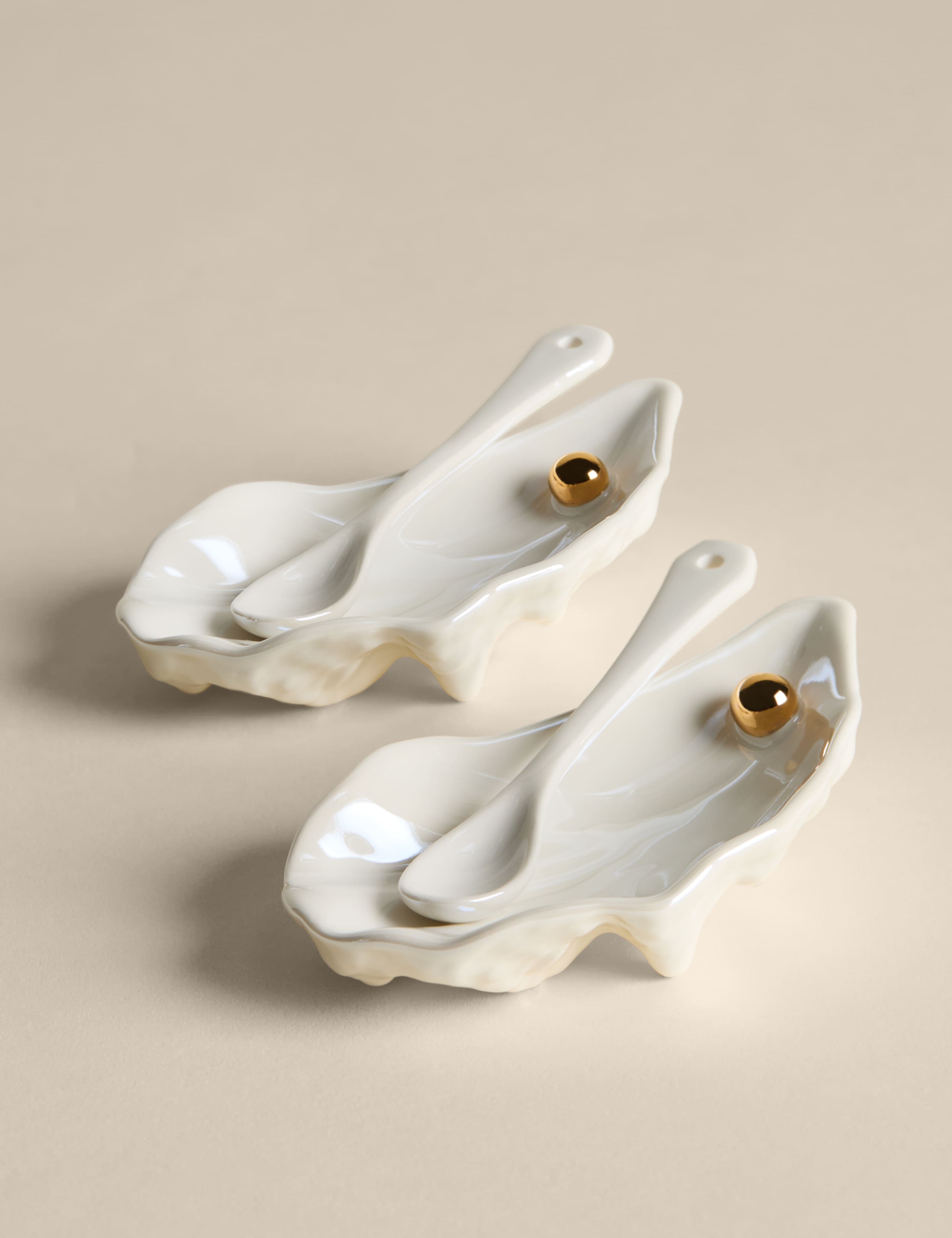 Set of 2 Fine China Oyster Shell Pinch Pots 1 of 5