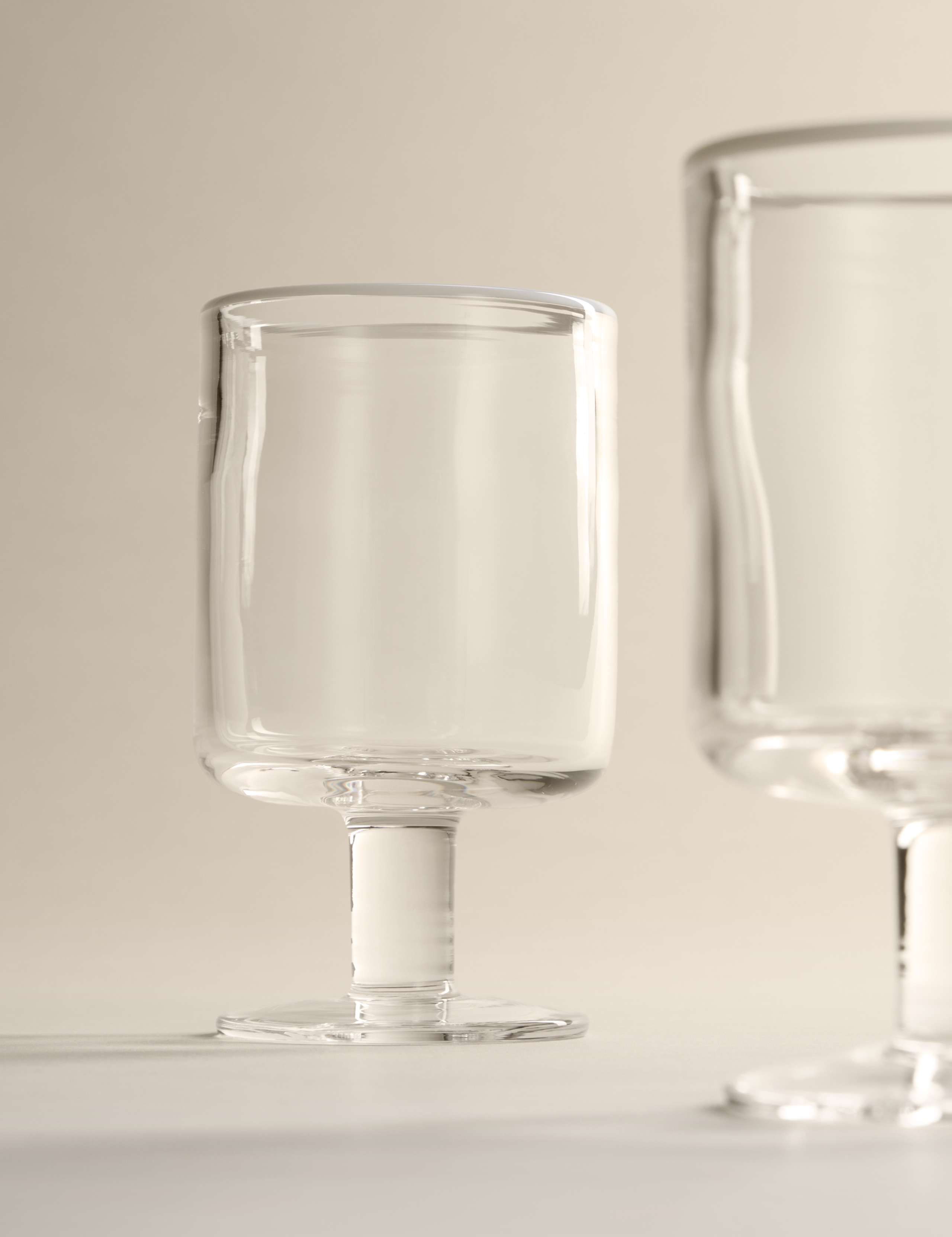Set of 2 Contrast Rim Wine Glasses 6 of 6
