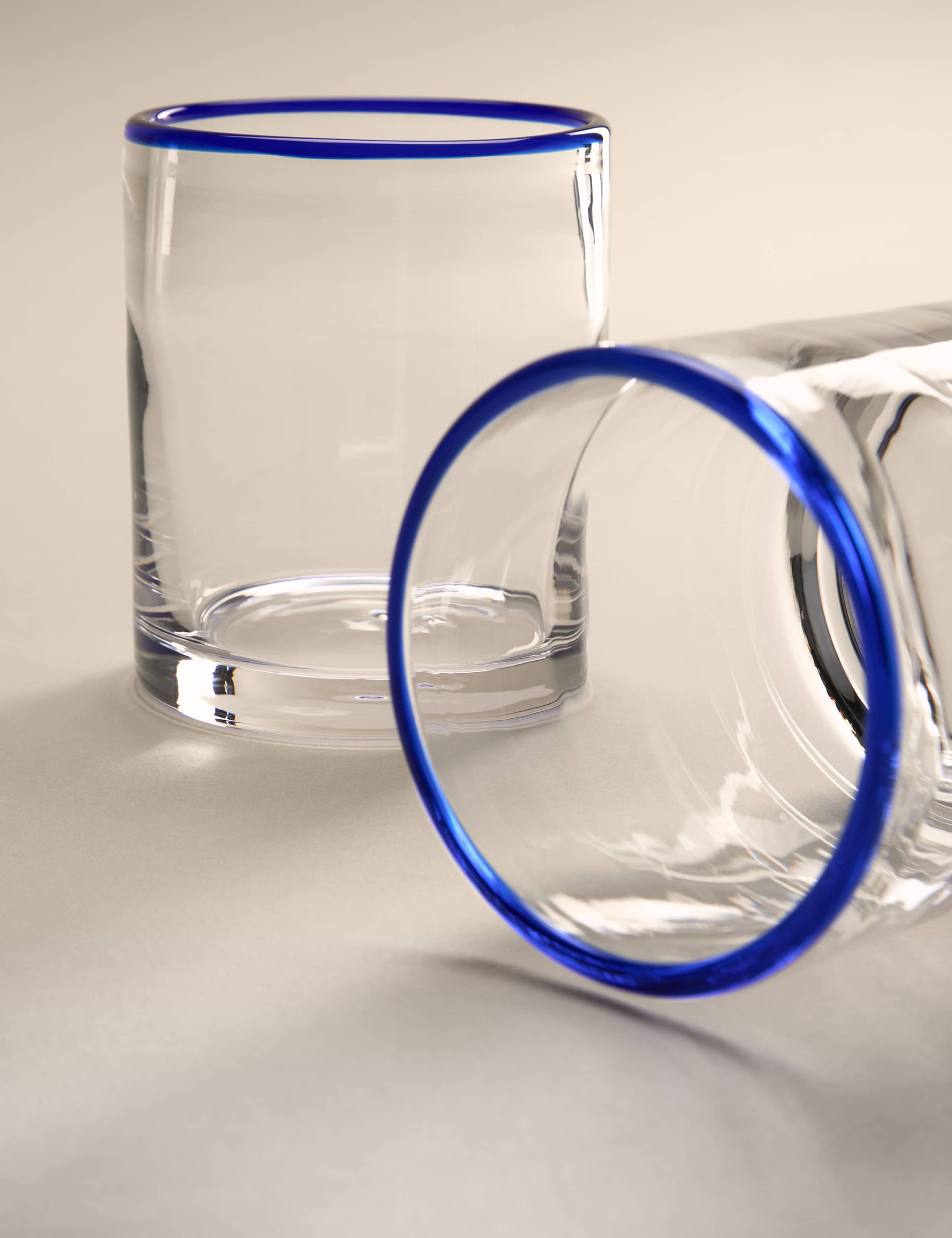 Set of 2 Contrast Rim Tumblers 2 of 5
