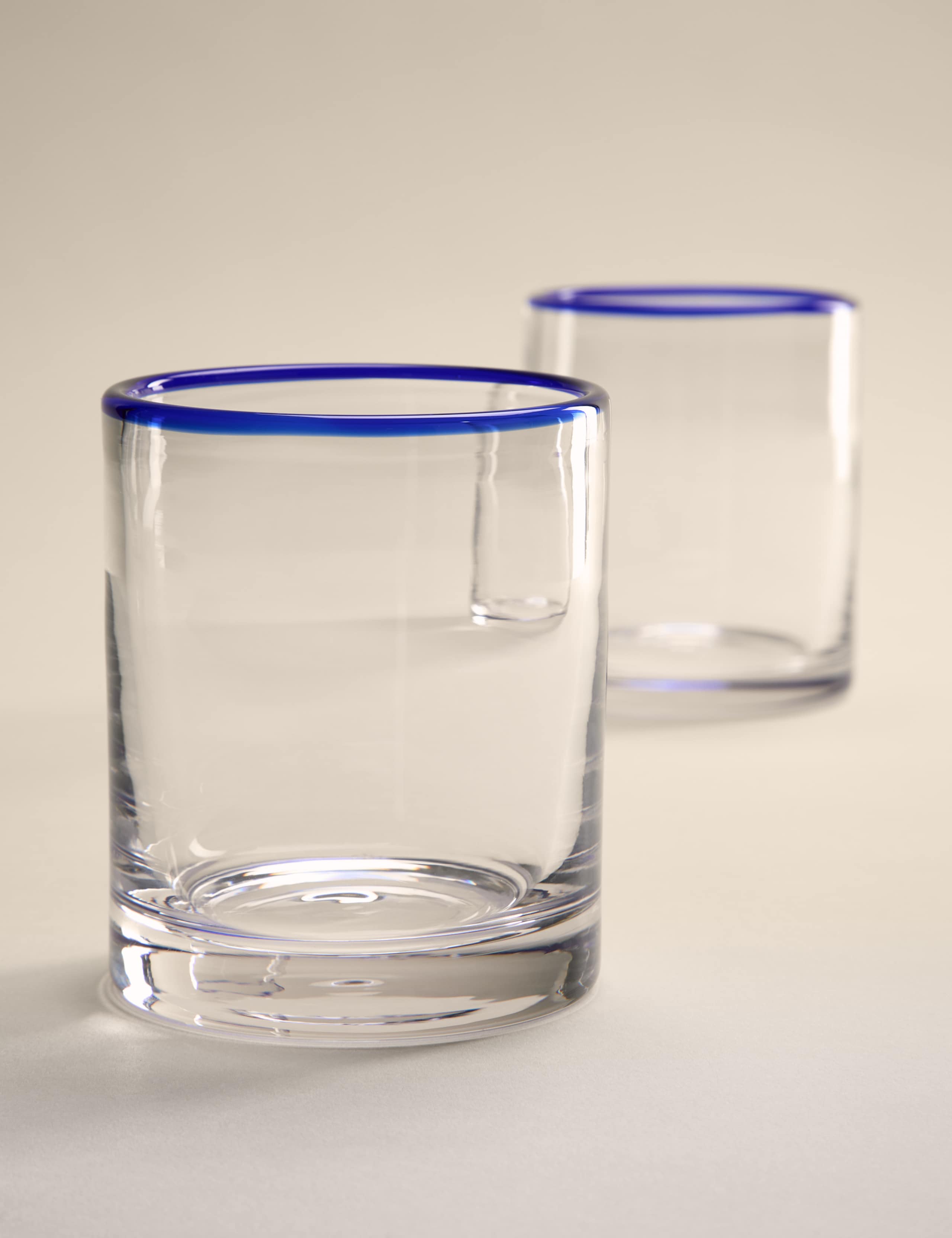 Set of 2 Contrast Rim Tumblers 3 of 5