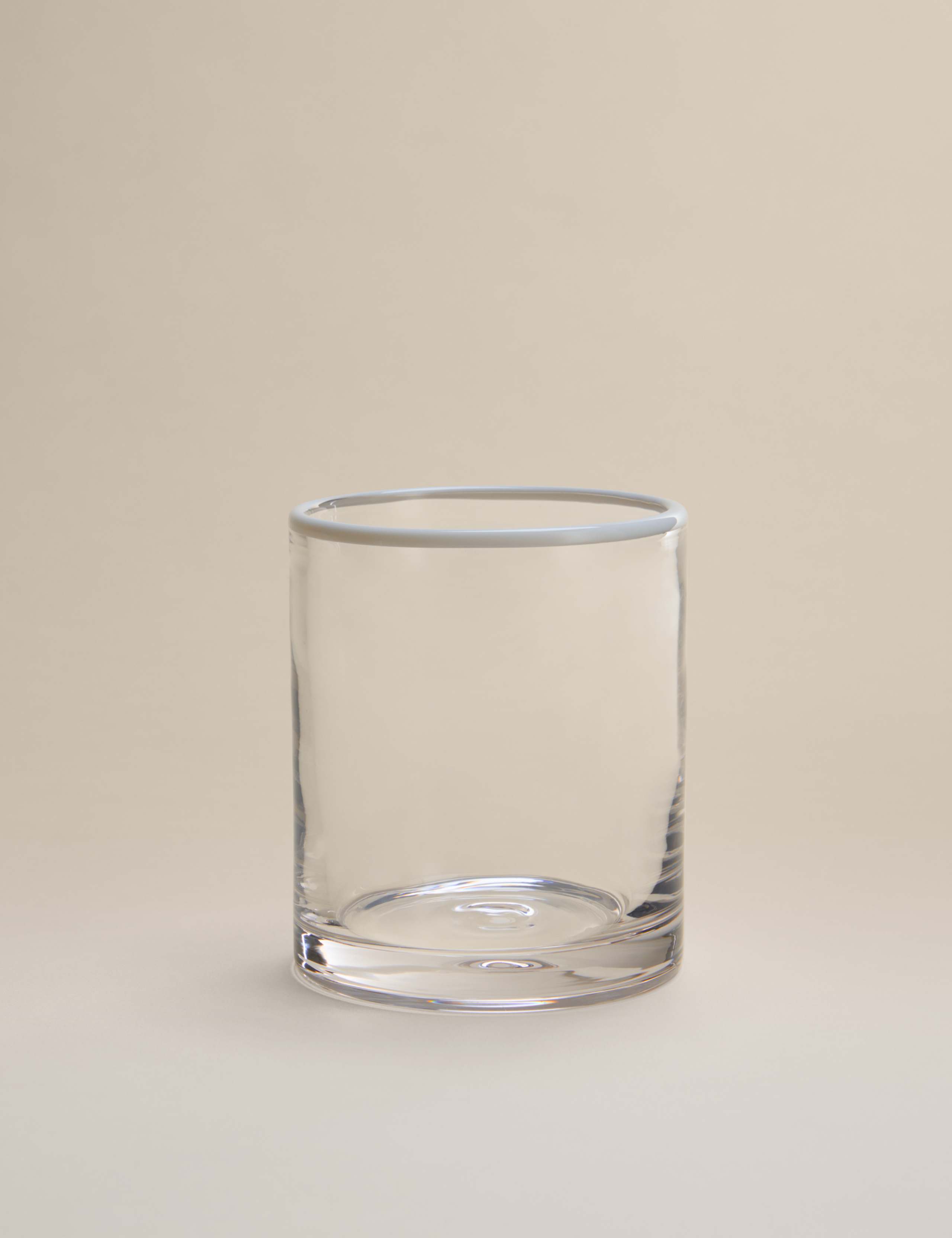 Set of 2 Contrast Rim Tumblers 2 of 5