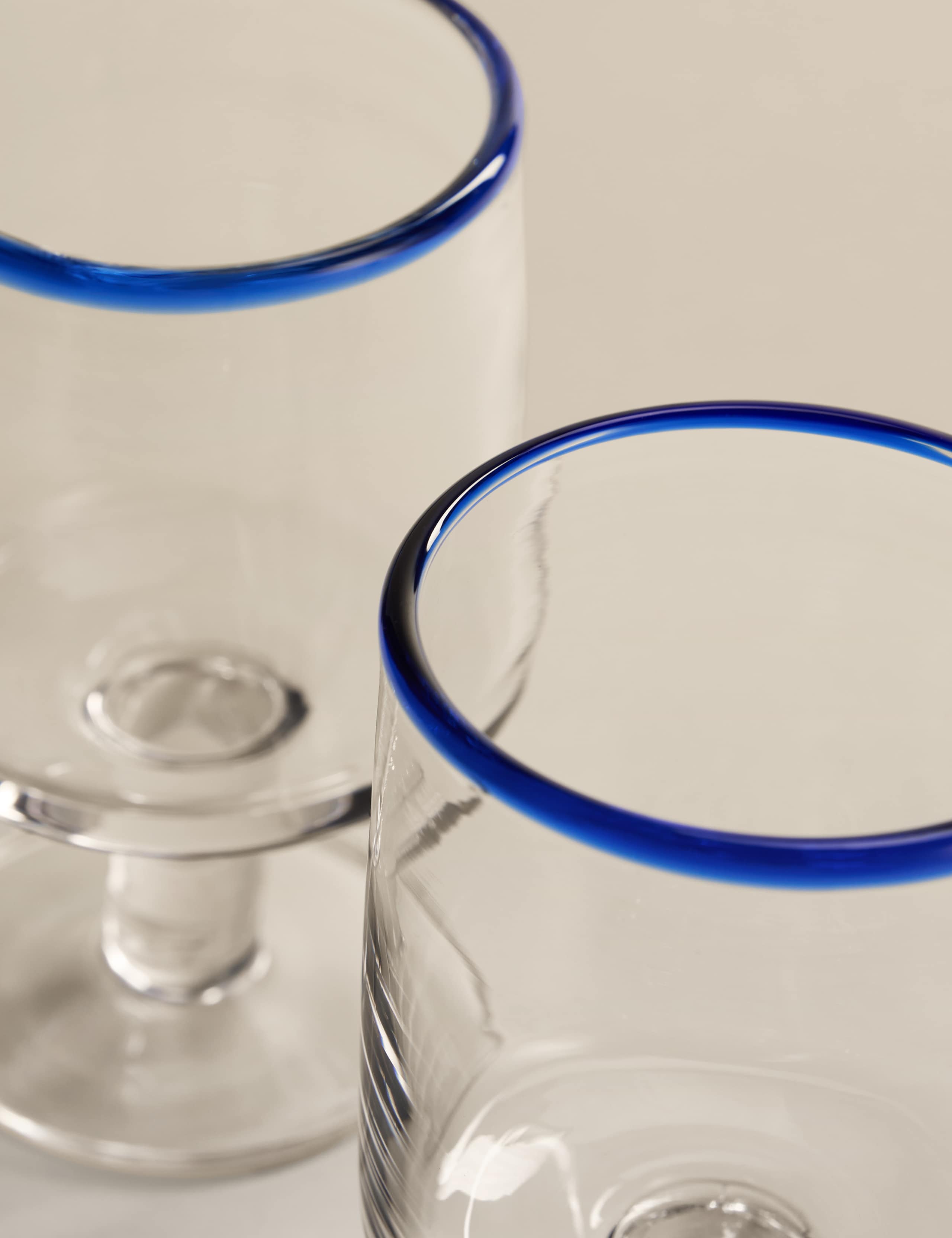 Set of 2 Contrast Rim Wine Glasses 6 of 6