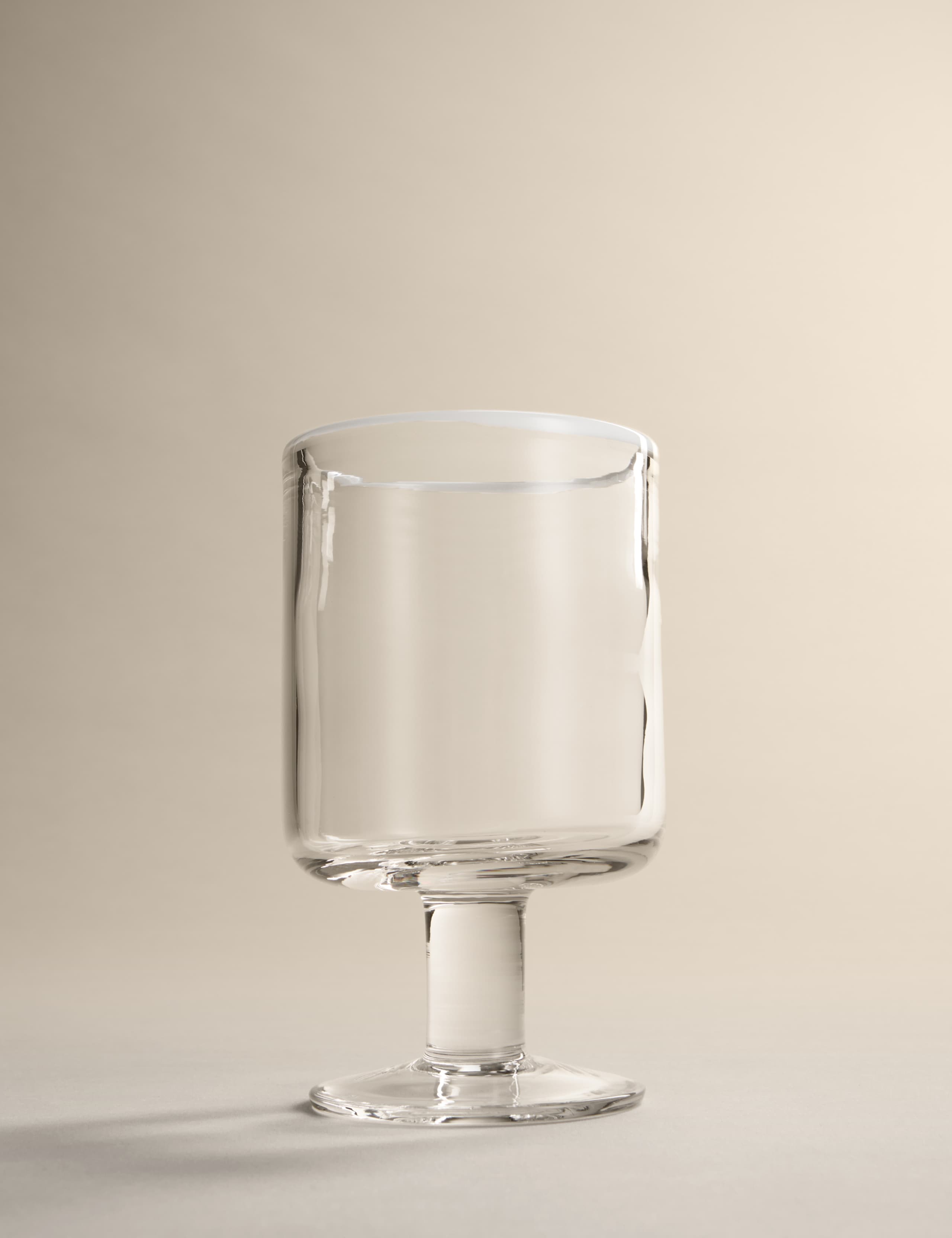 Set of 2 Contrast Rim Wine Glasses 3 of 6