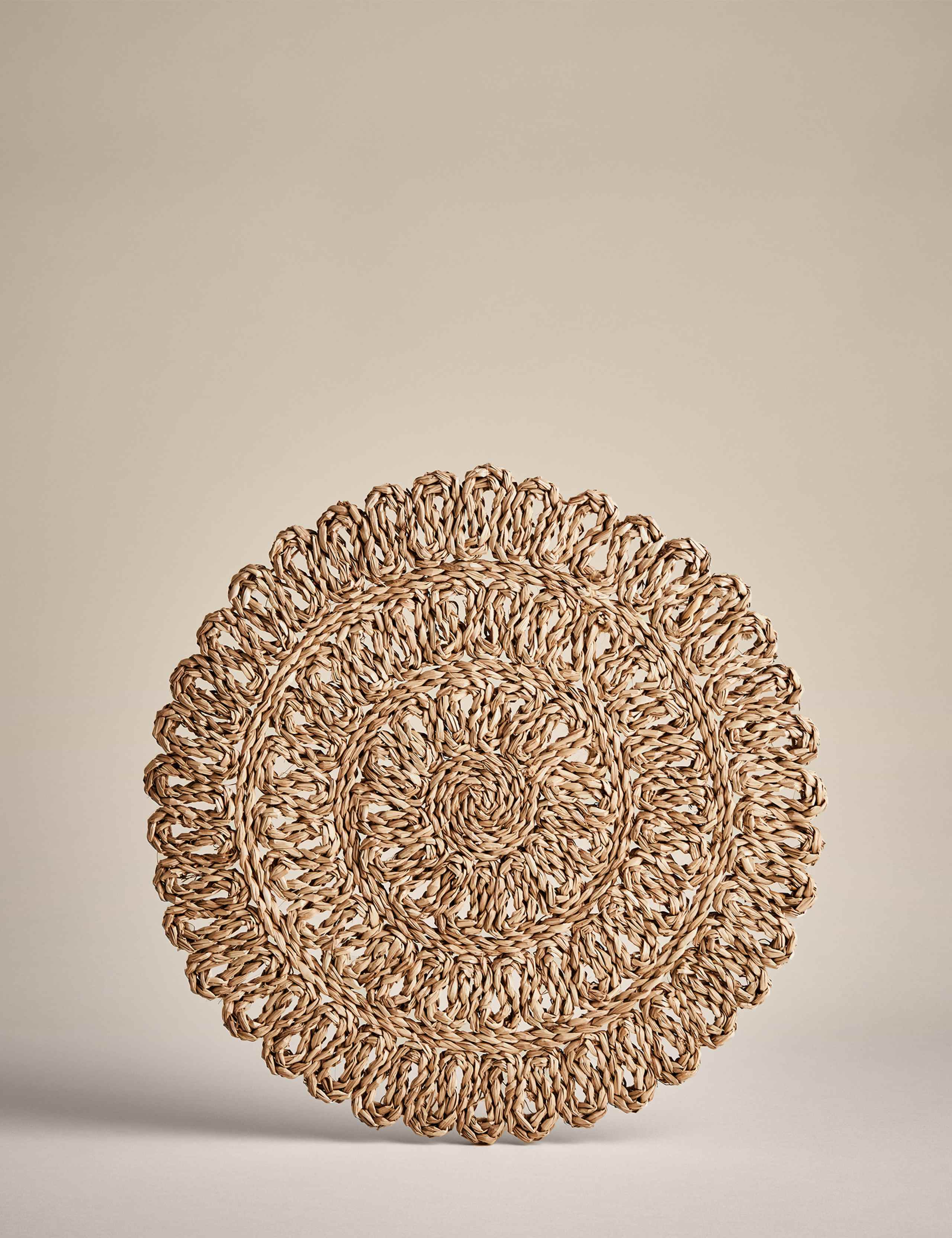 Set of 2 Floral Rattan Placemats 3 of 4