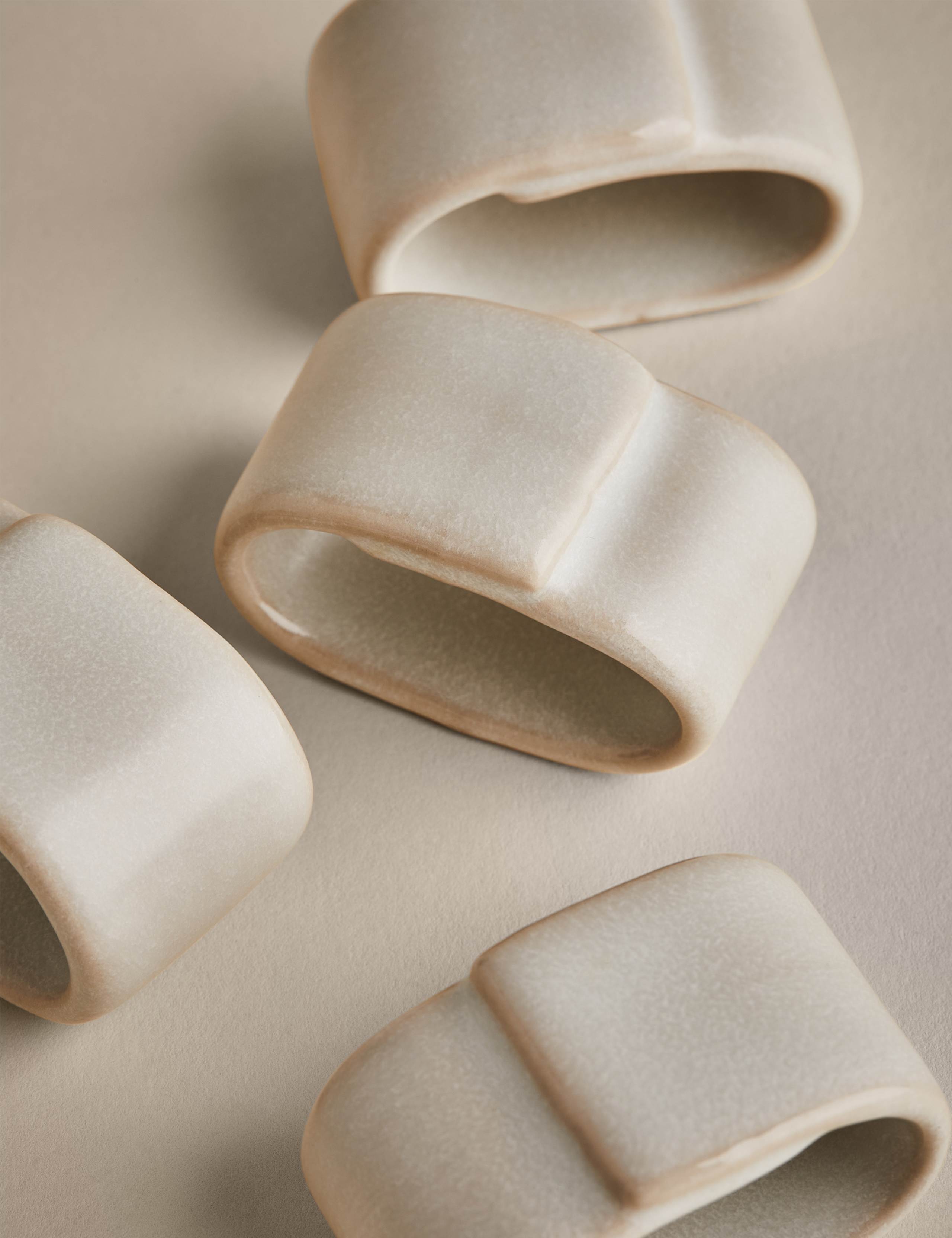 Set of 4 Ceramic Napkin Rings 3 of 4