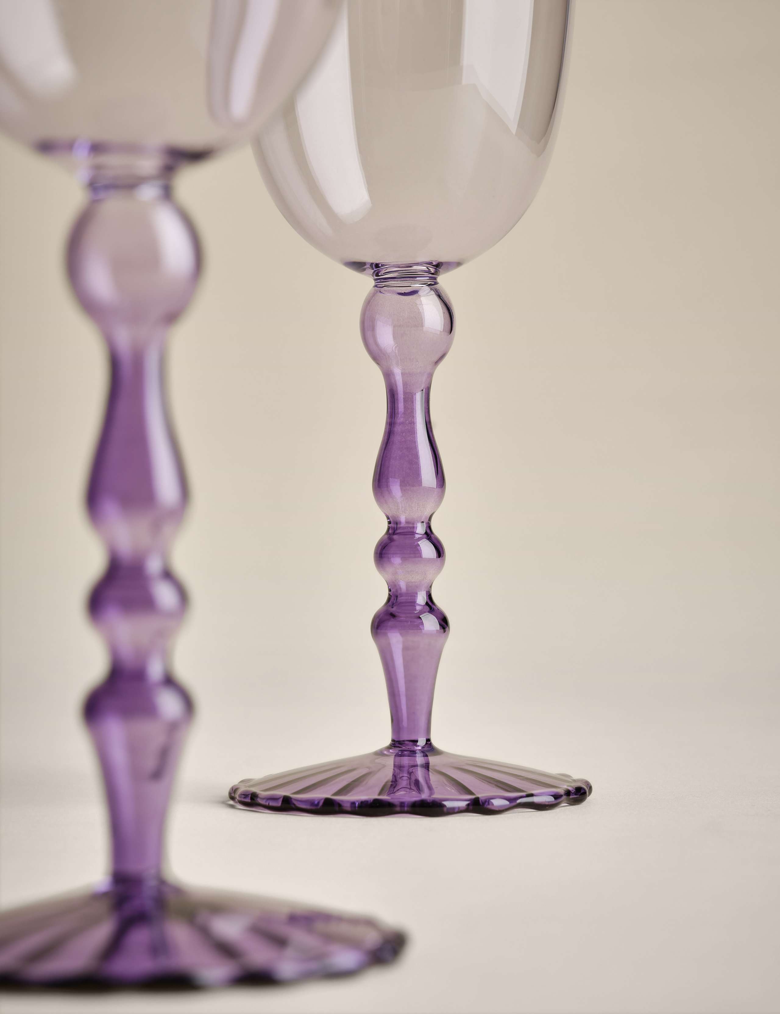 Set of 2 Deco Wine Glasses 3 of 5