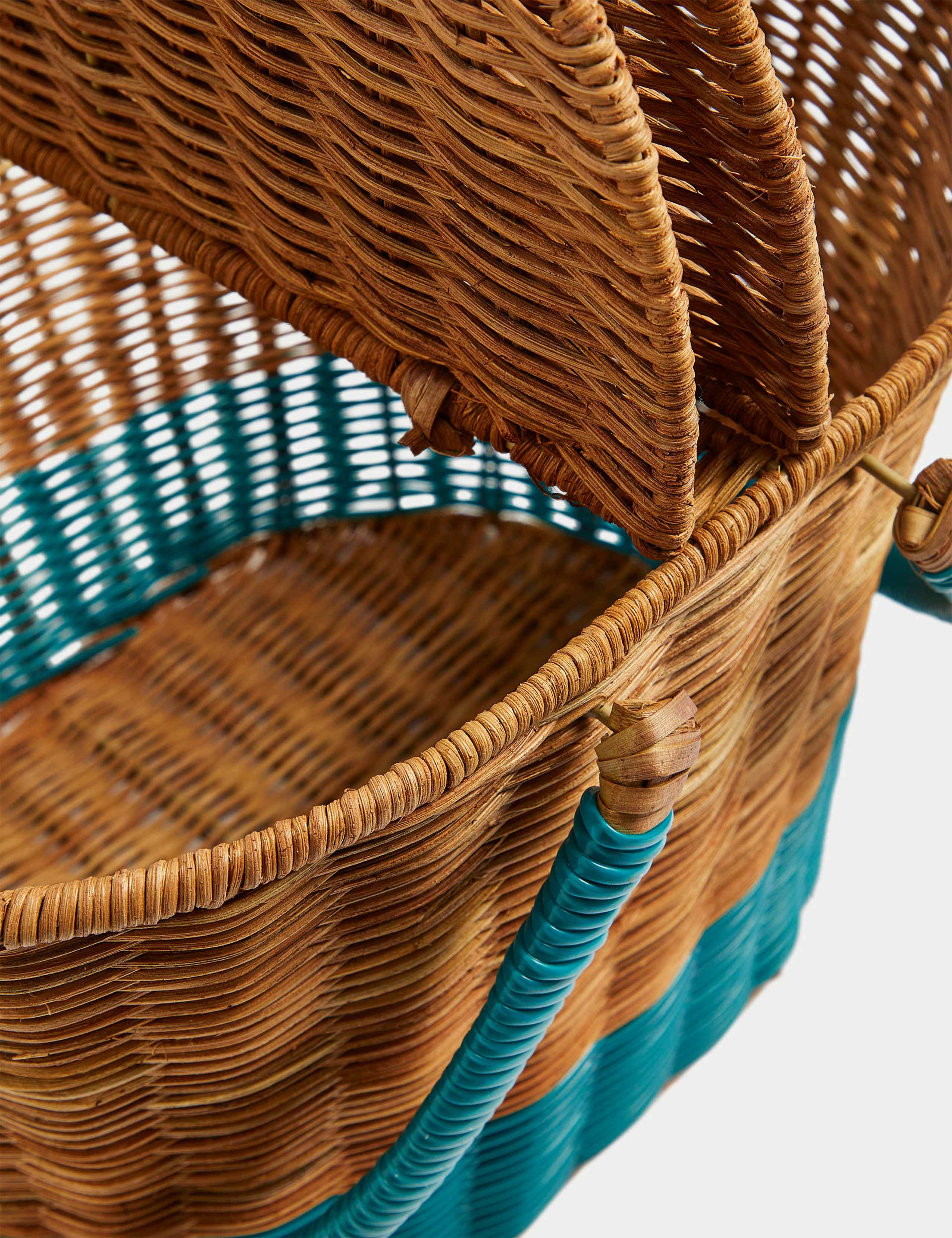 Woven Picnic Hamper 4 of 6