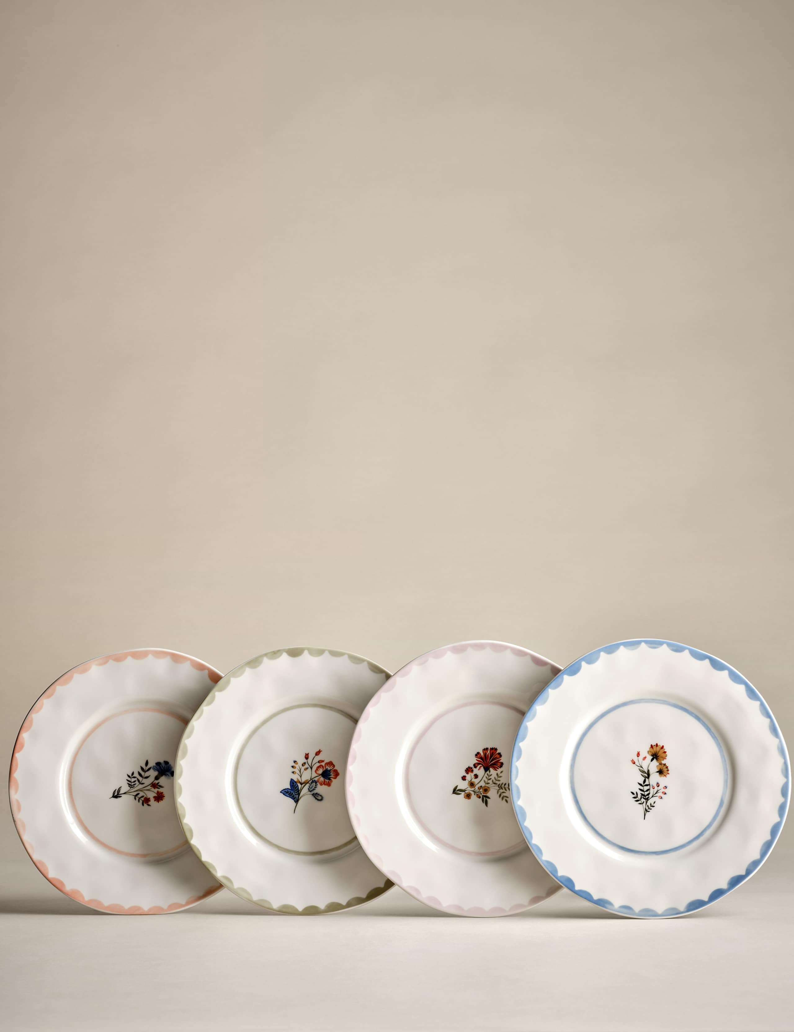 Set of 4 Floral Side Plates 2 of 5