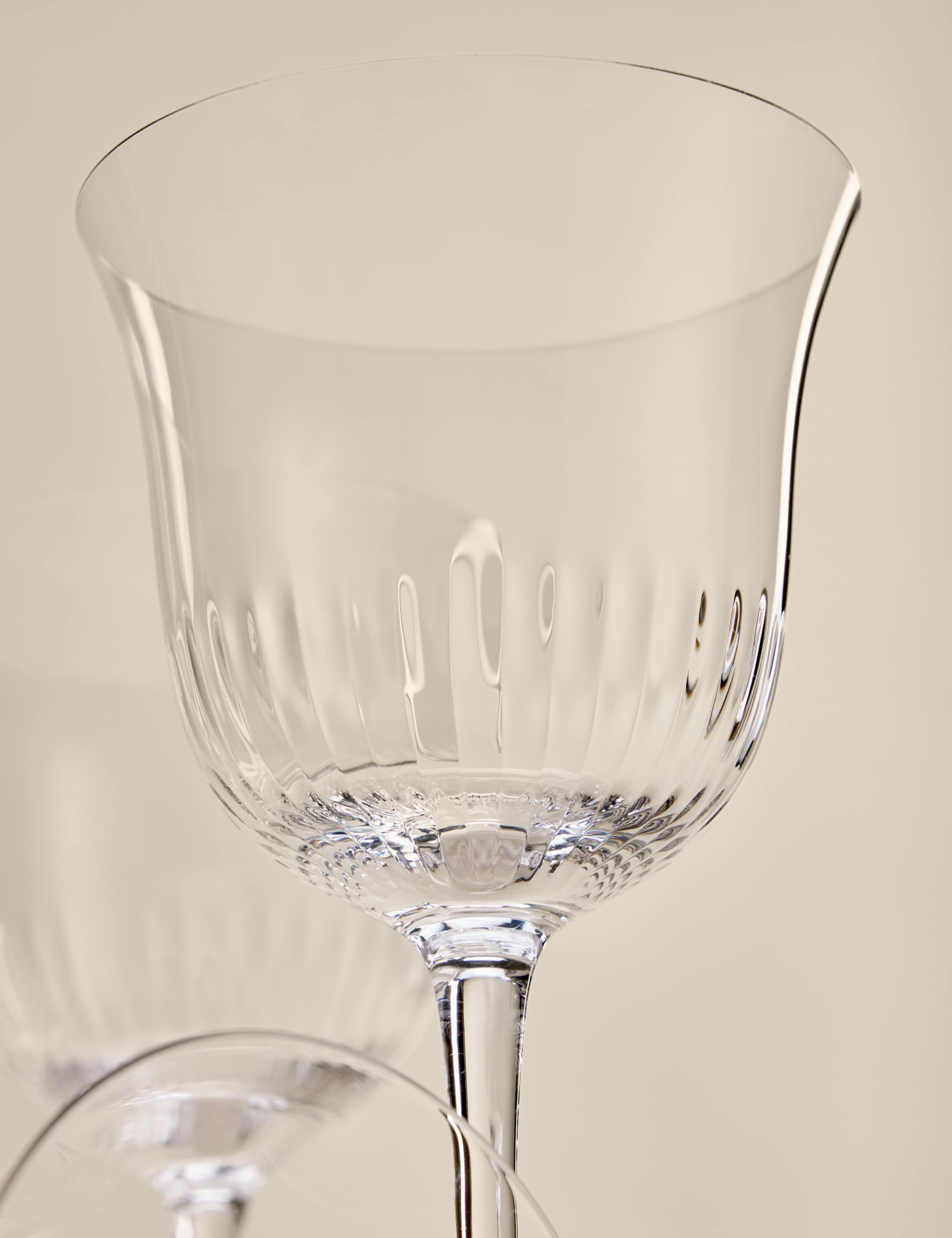 Set of 4 Delphine White Wine Glasses 2 of 4