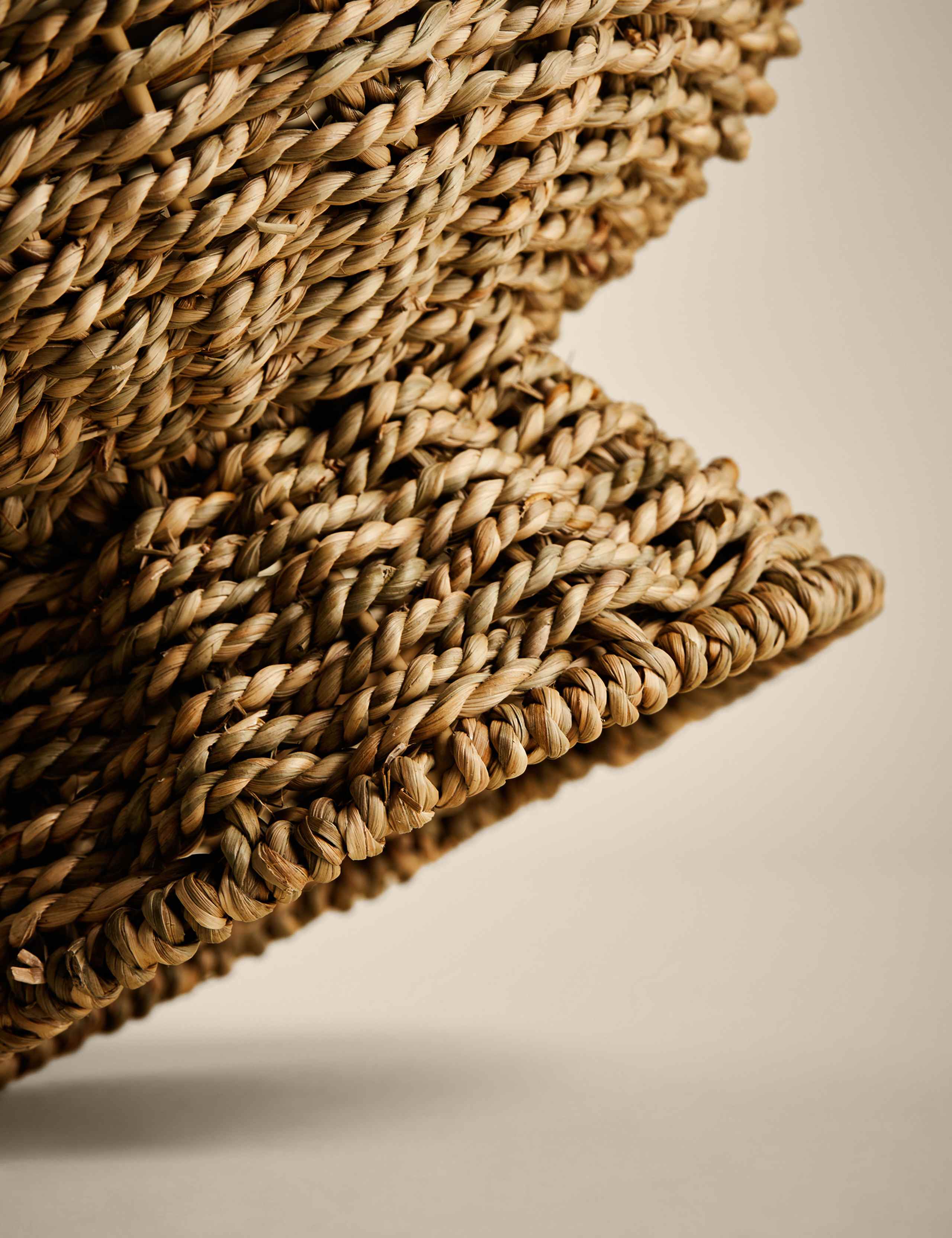 Seagrass Woven Scallop Footed Serving Bowl 4 of 4