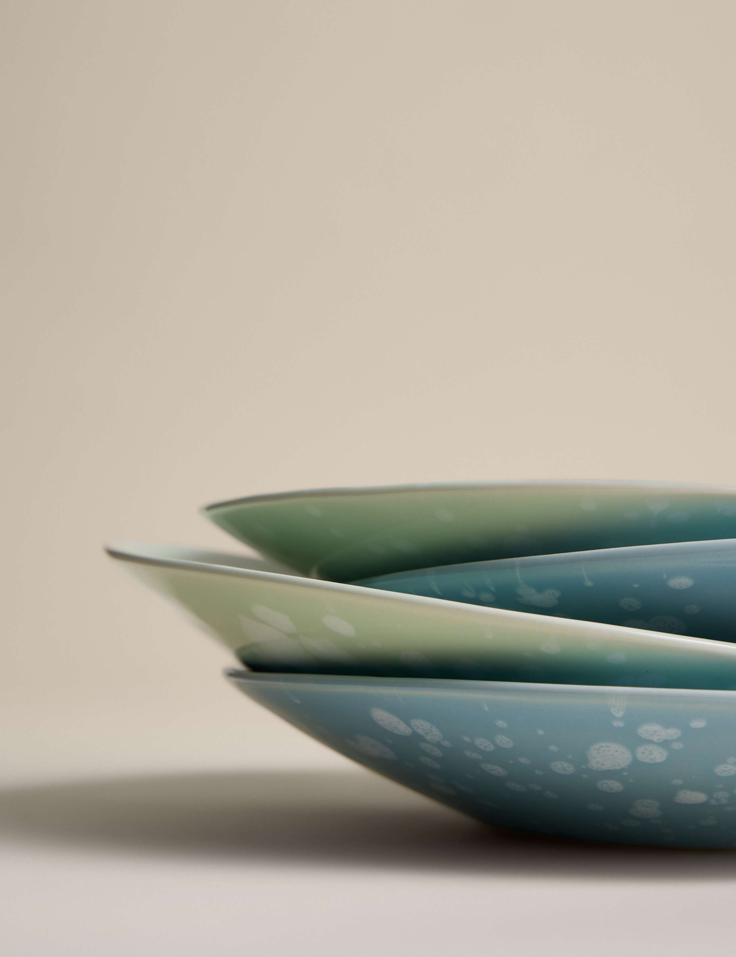 Set of 4 Splatter Side Plates 2 of 5