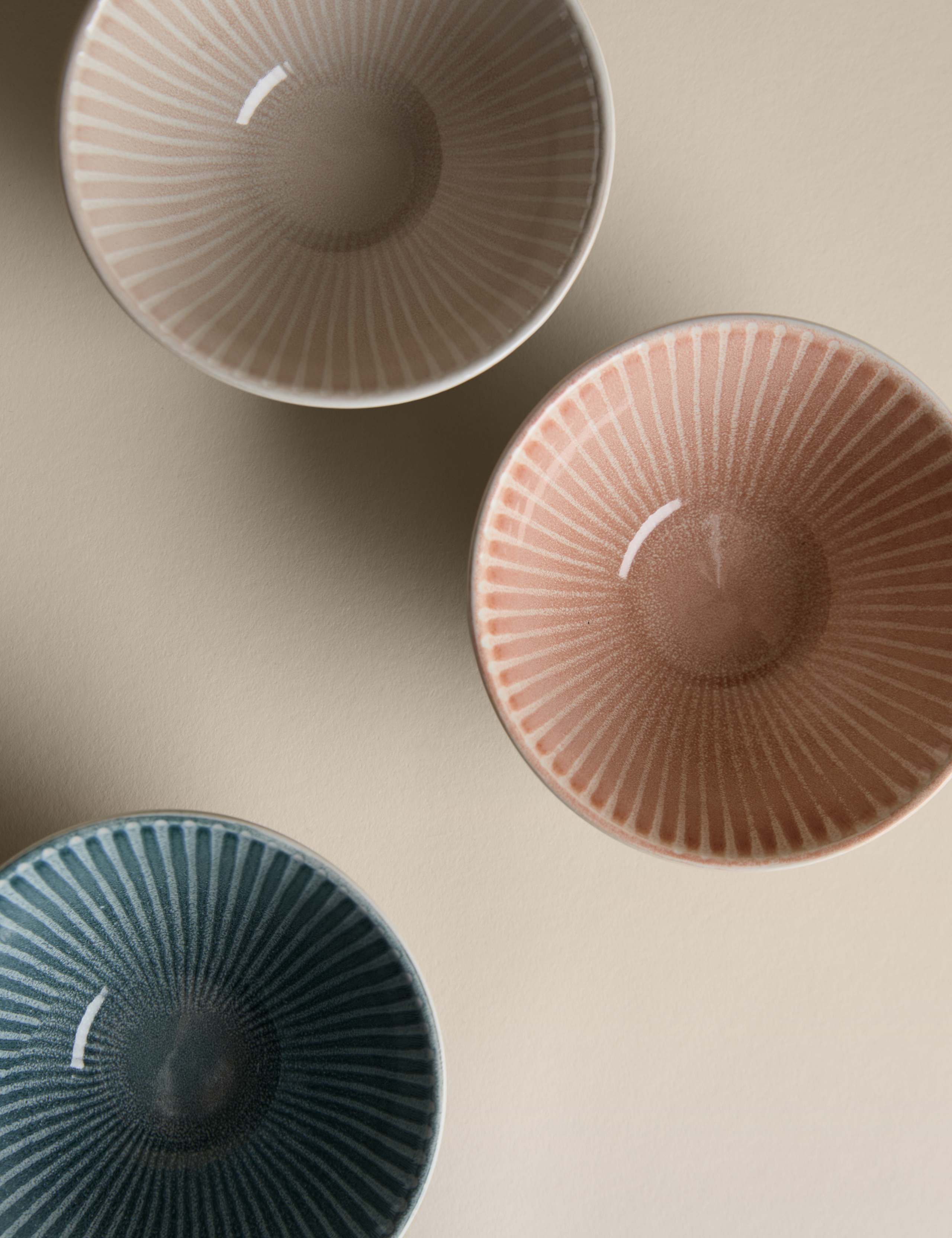 Set of 3 Reactive Striped Nibble Bowls 3 of 6