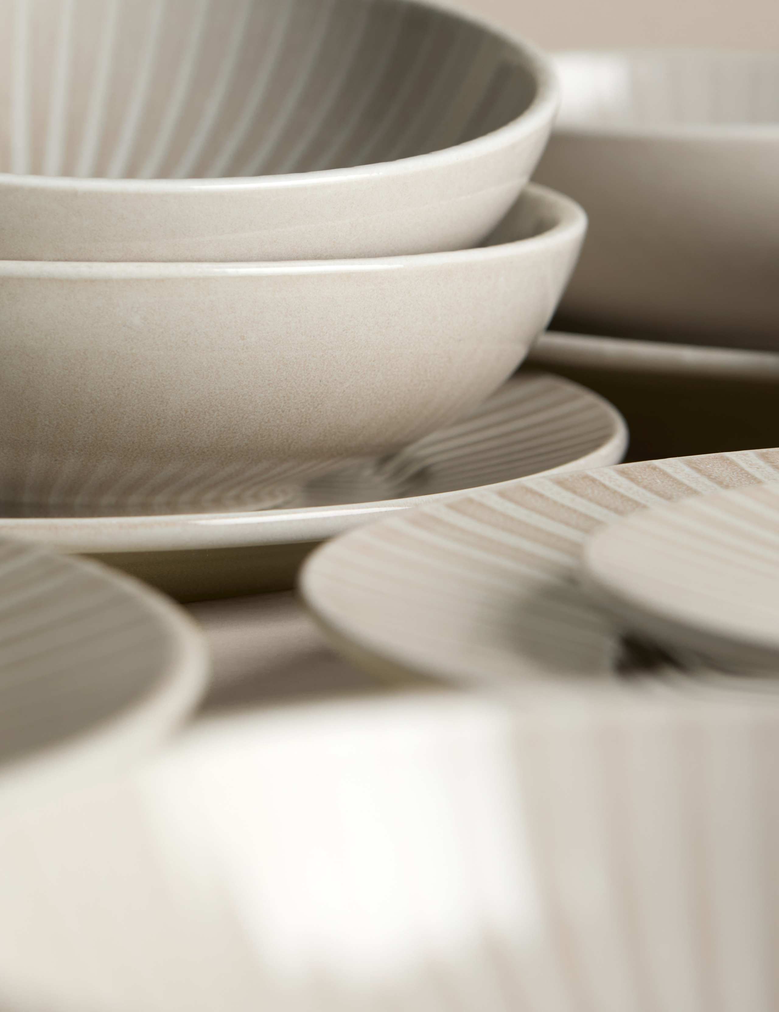 12 Piece Reactive Striped Dinner Set 4 of 6