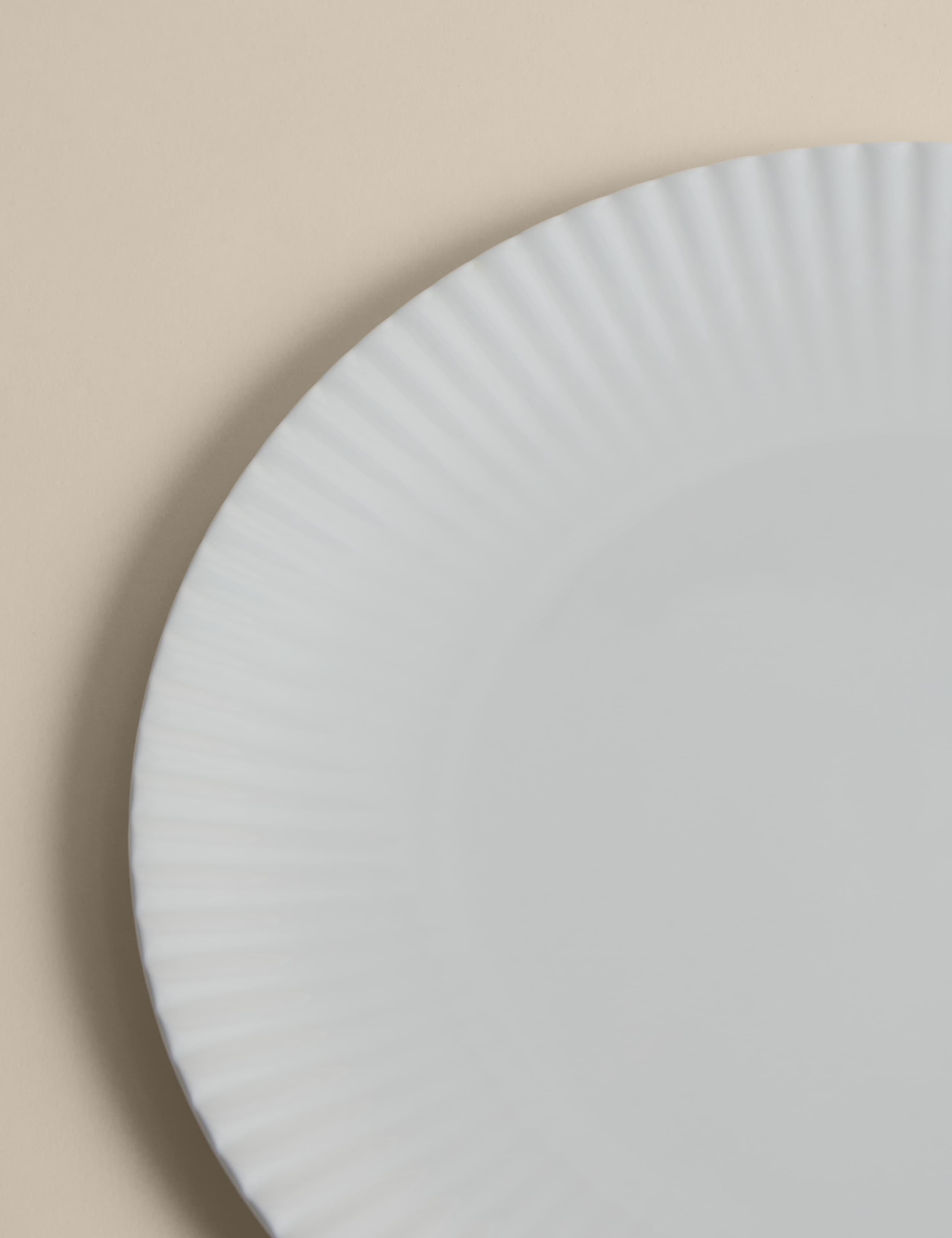 Set of 4 Hampton Fluted Dinner Plates 2 of 5