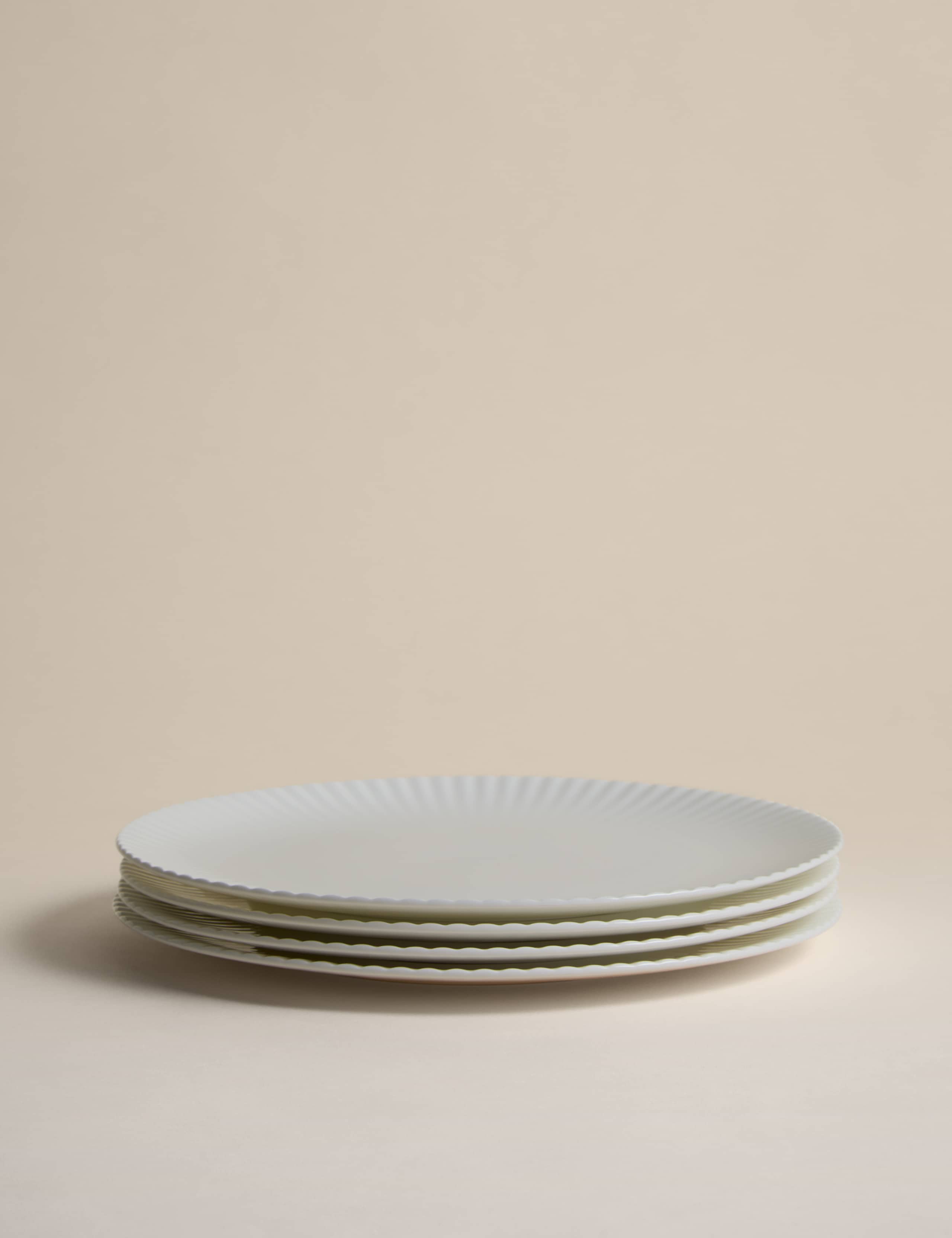 Set of 4 Hampton Fluted Dinner Plates 5 of 5