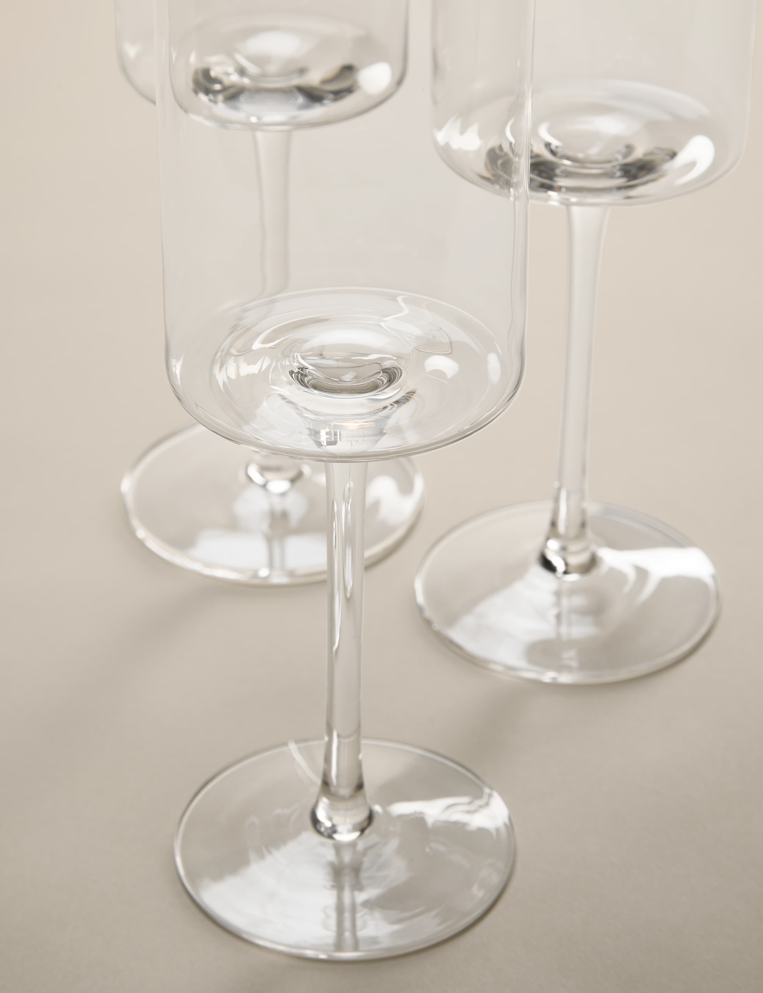 Set of 4 Straight Sided Wine Glasses 2 of 6