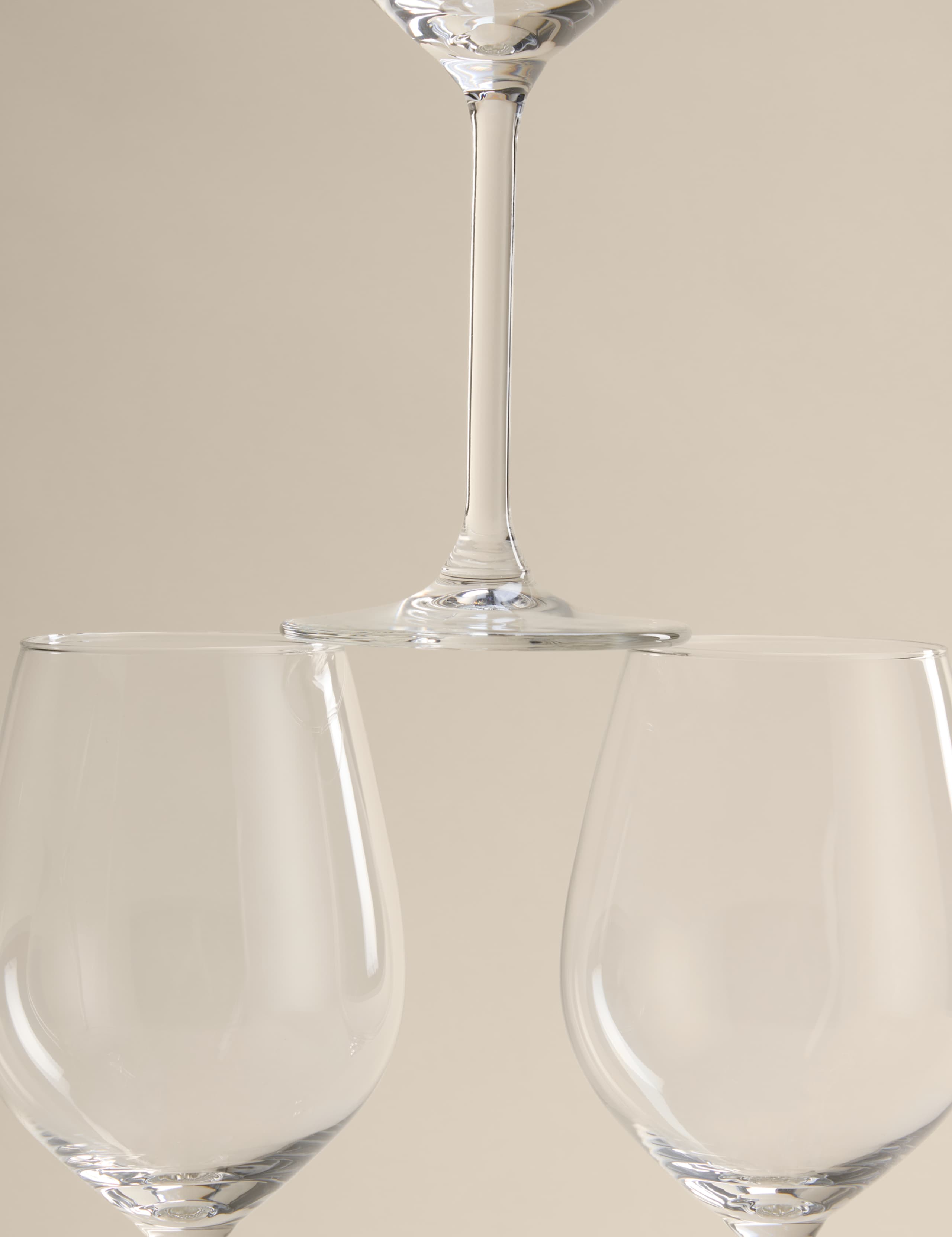 Set of 4 Everyday White Wine Glasses 2 of 5