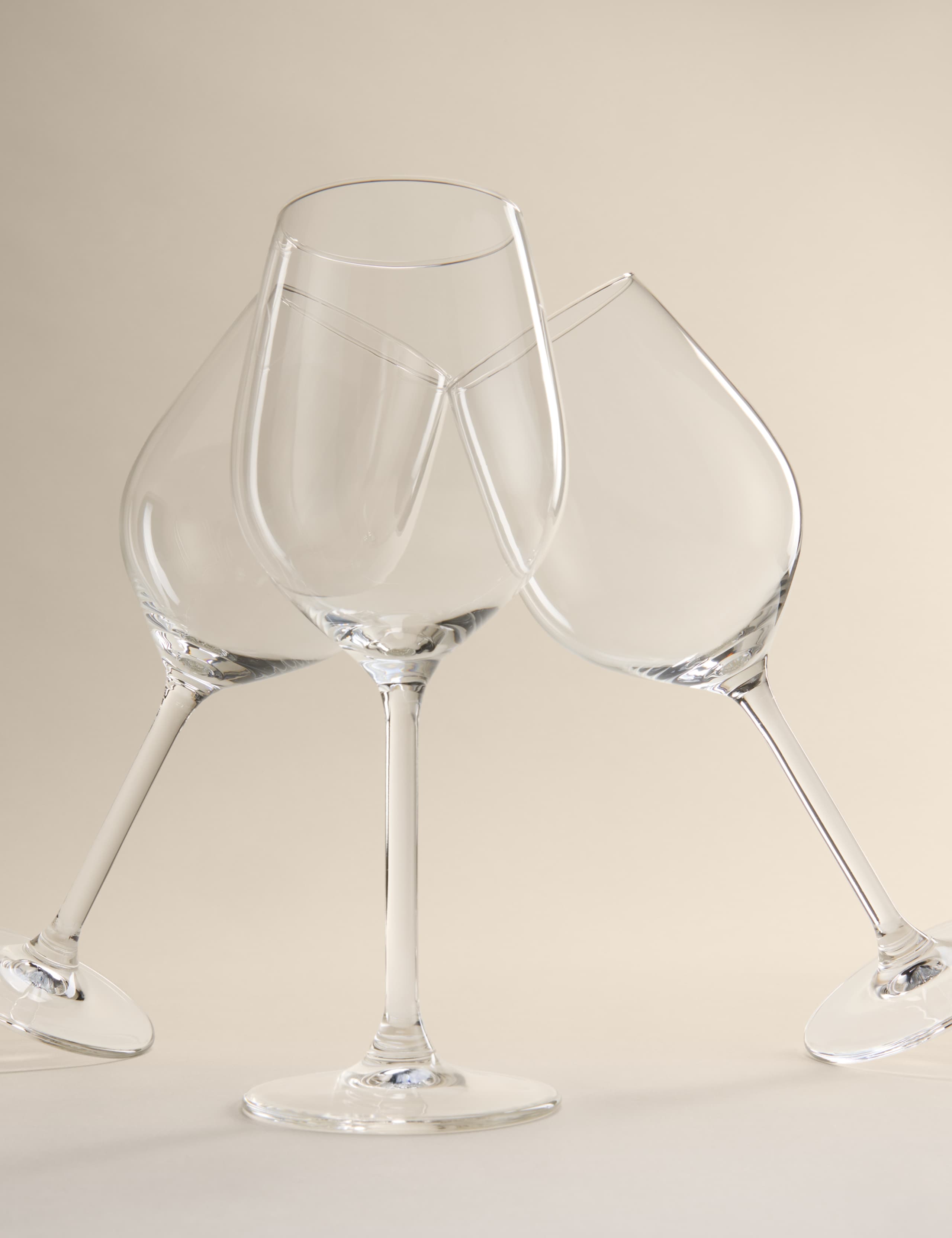 Set of 4 Everyday White Wine Glasses 3 of 5
