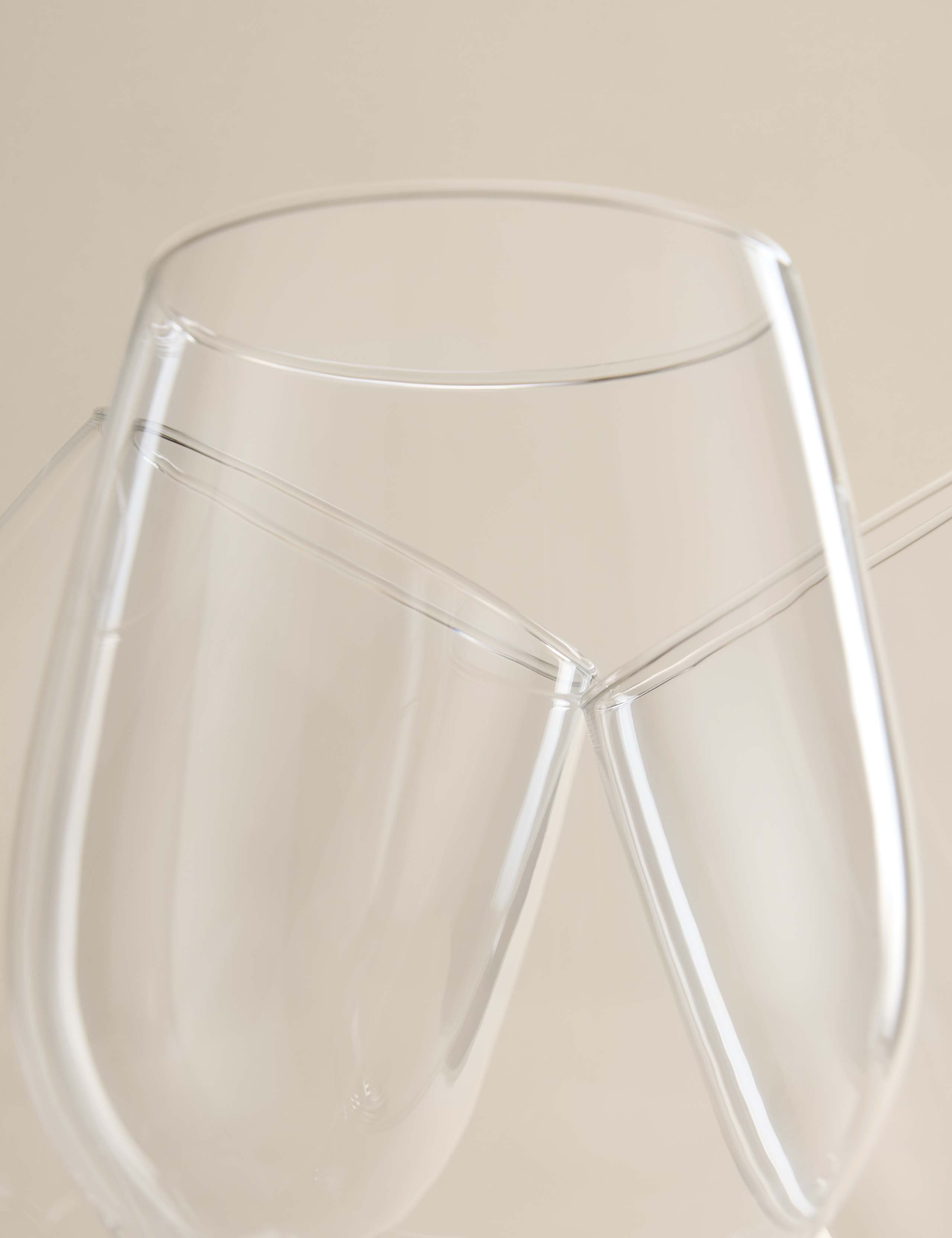 Set of 4 Everyday White Wine Glasses 5 of 5