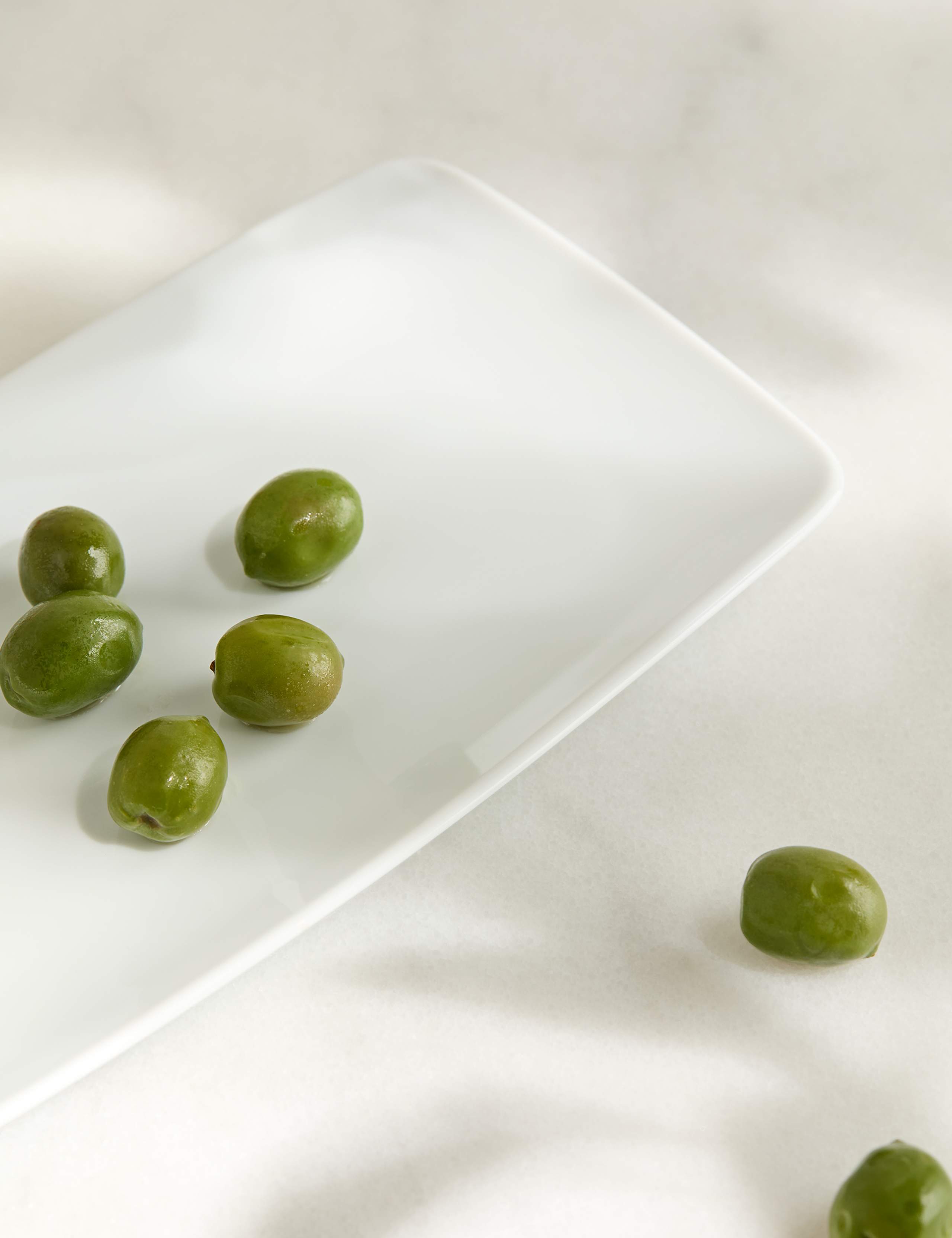 Maxim Small Rounded Rectangular Platter 1 of 4