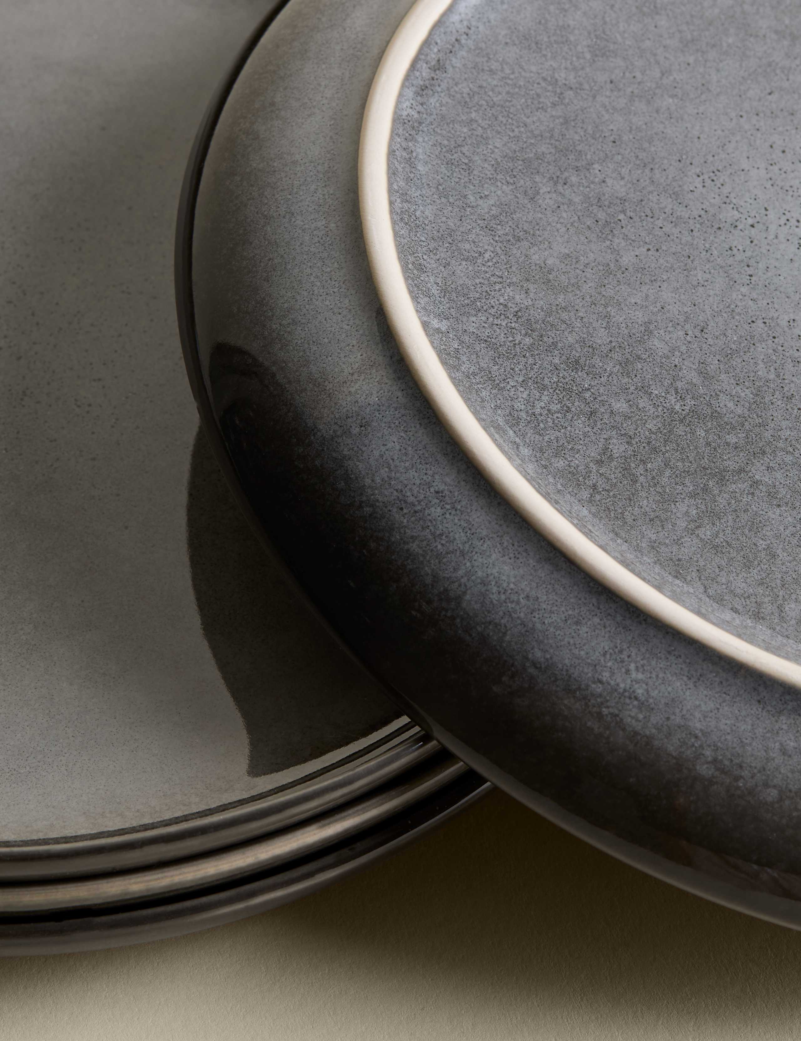 Set of 4 Amberley Dinner Plates 4 of 4