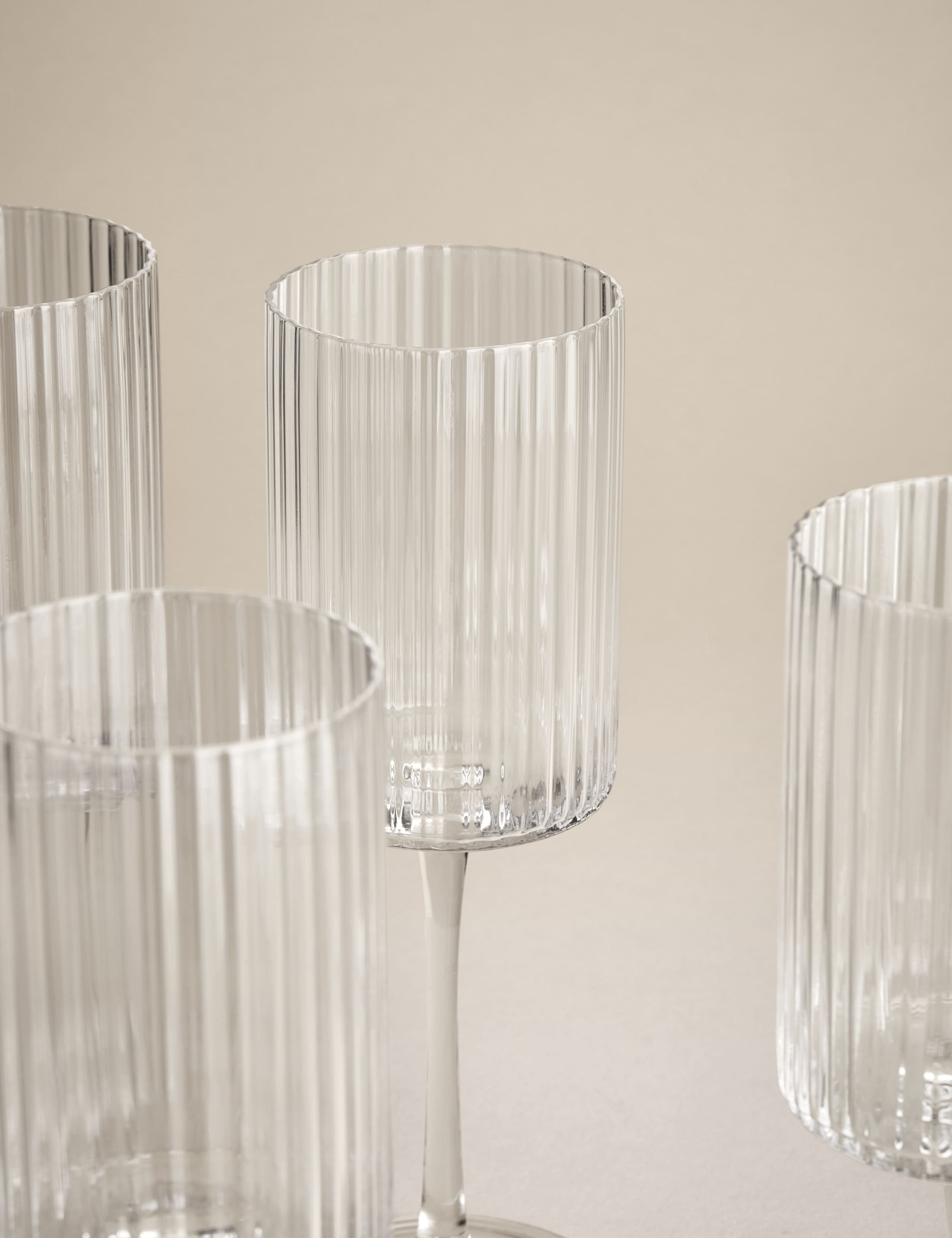 Set of 4 Handmade Celine Wine Glasses 4 of 4