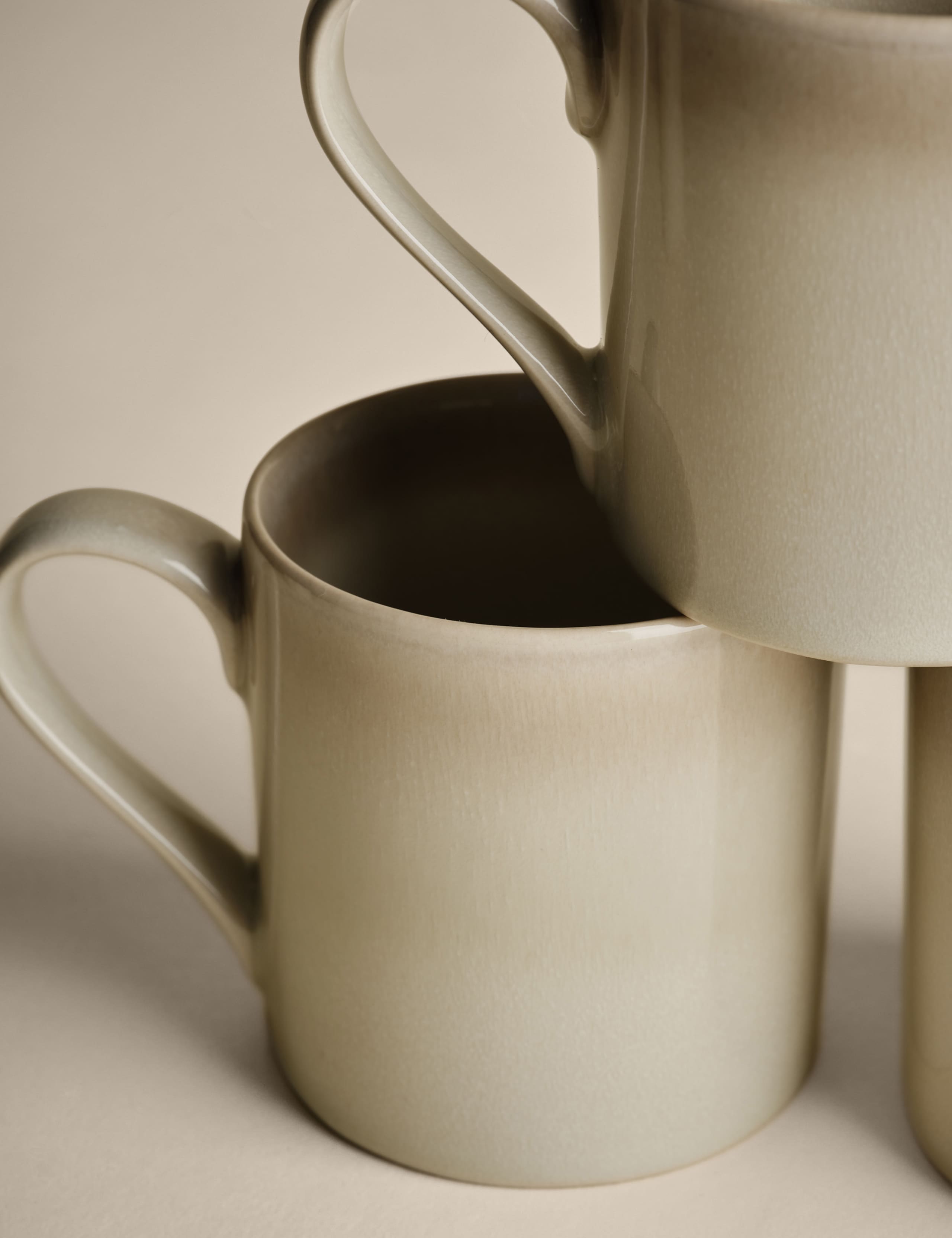 Set of 4 Amberley Reactive Mugs 3 of 6