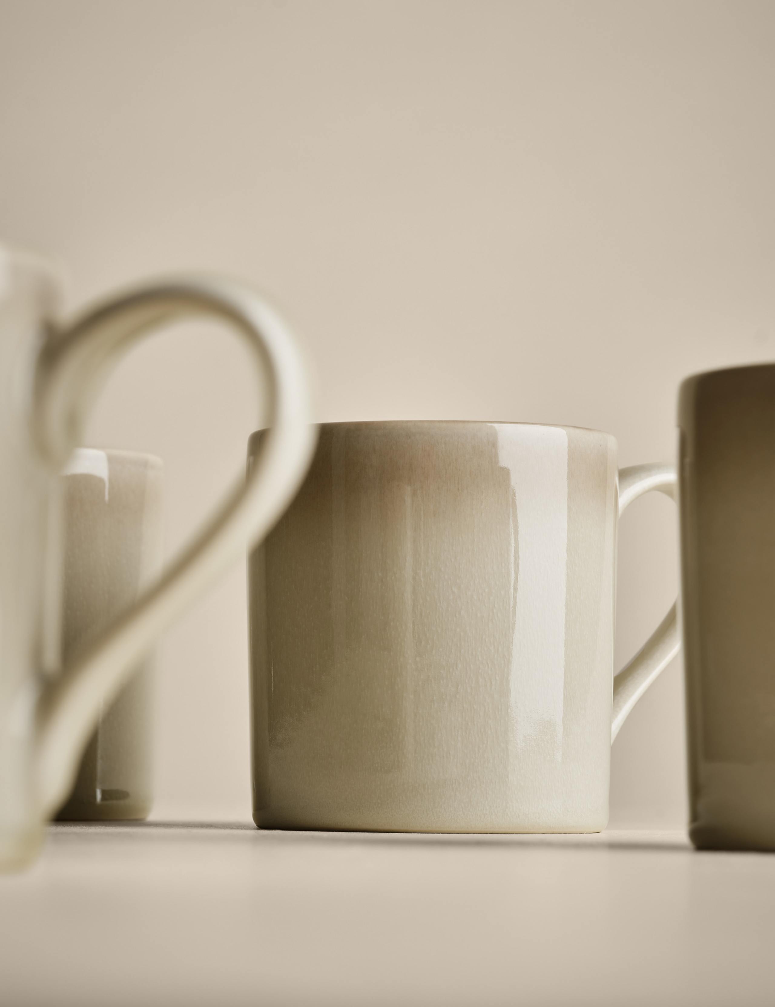 Set of 4 Amberley Reactive Mugs 4 of 6