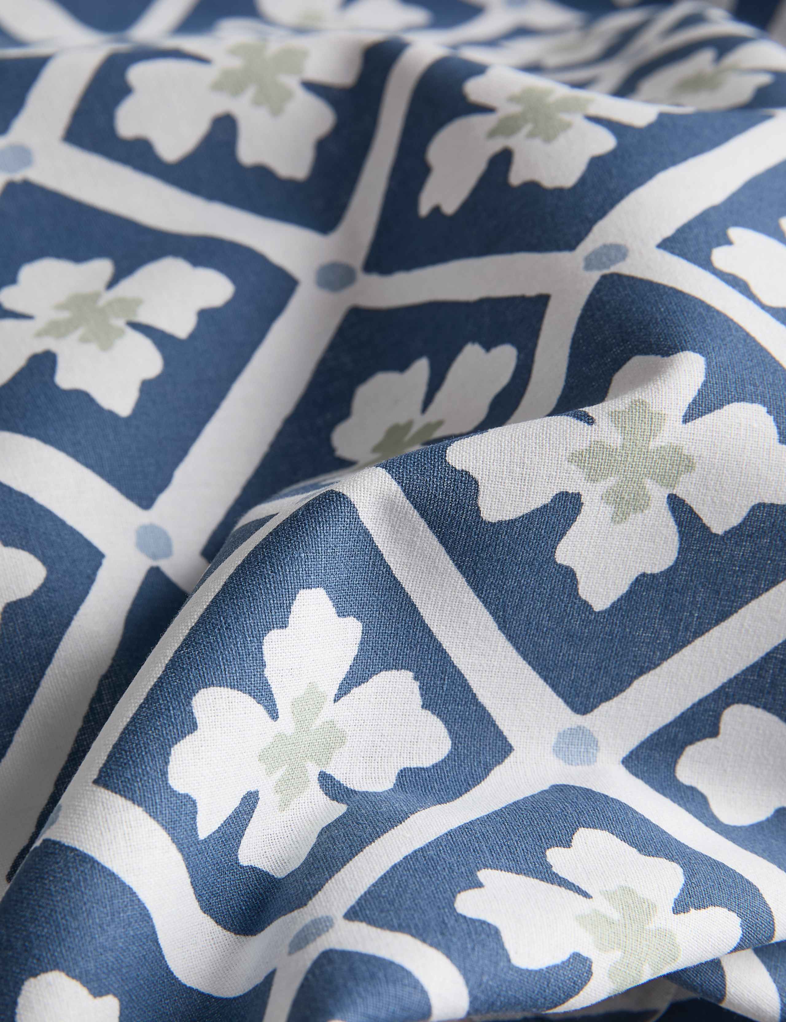 Cotton Blend Geometric Tile Bedding Set 5 of 6